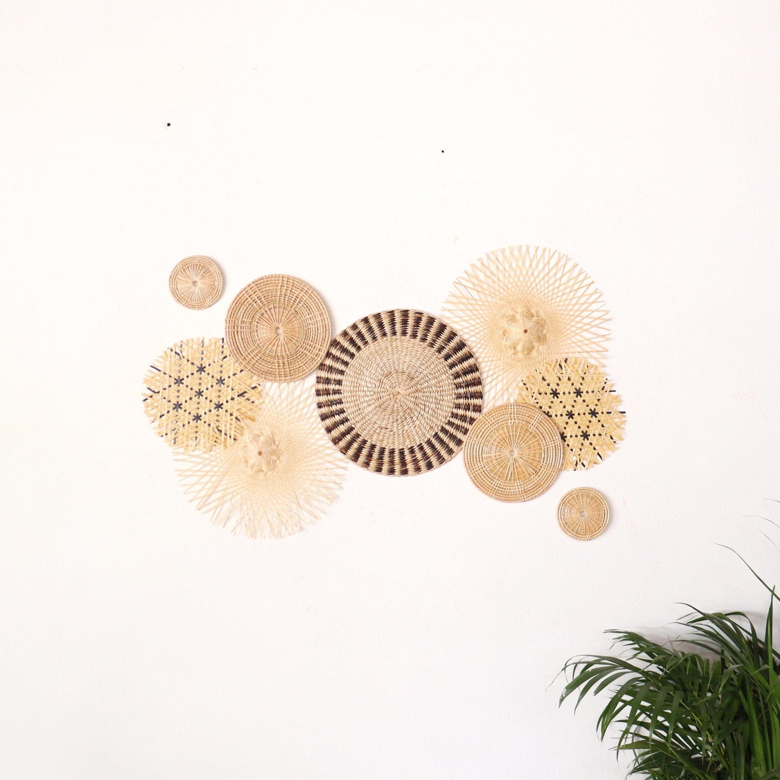 PRI YA KORN - Wall art décor hanging Set of 9