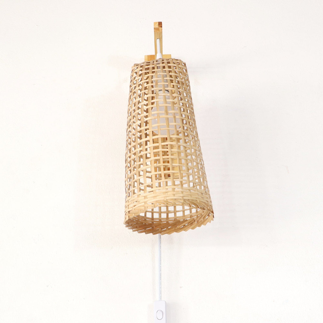 SATINEE - Wall Sconce