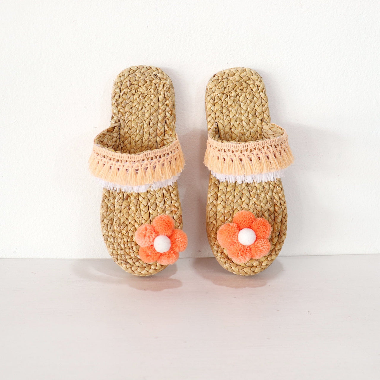 YA TA WEE - Straw shoe