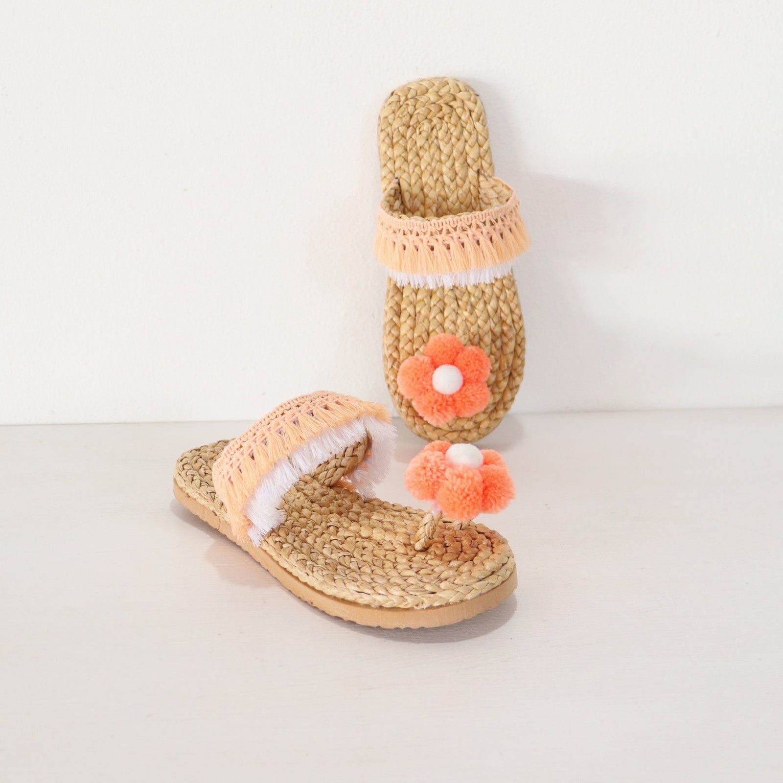 YA TA WEE - Straw shoe