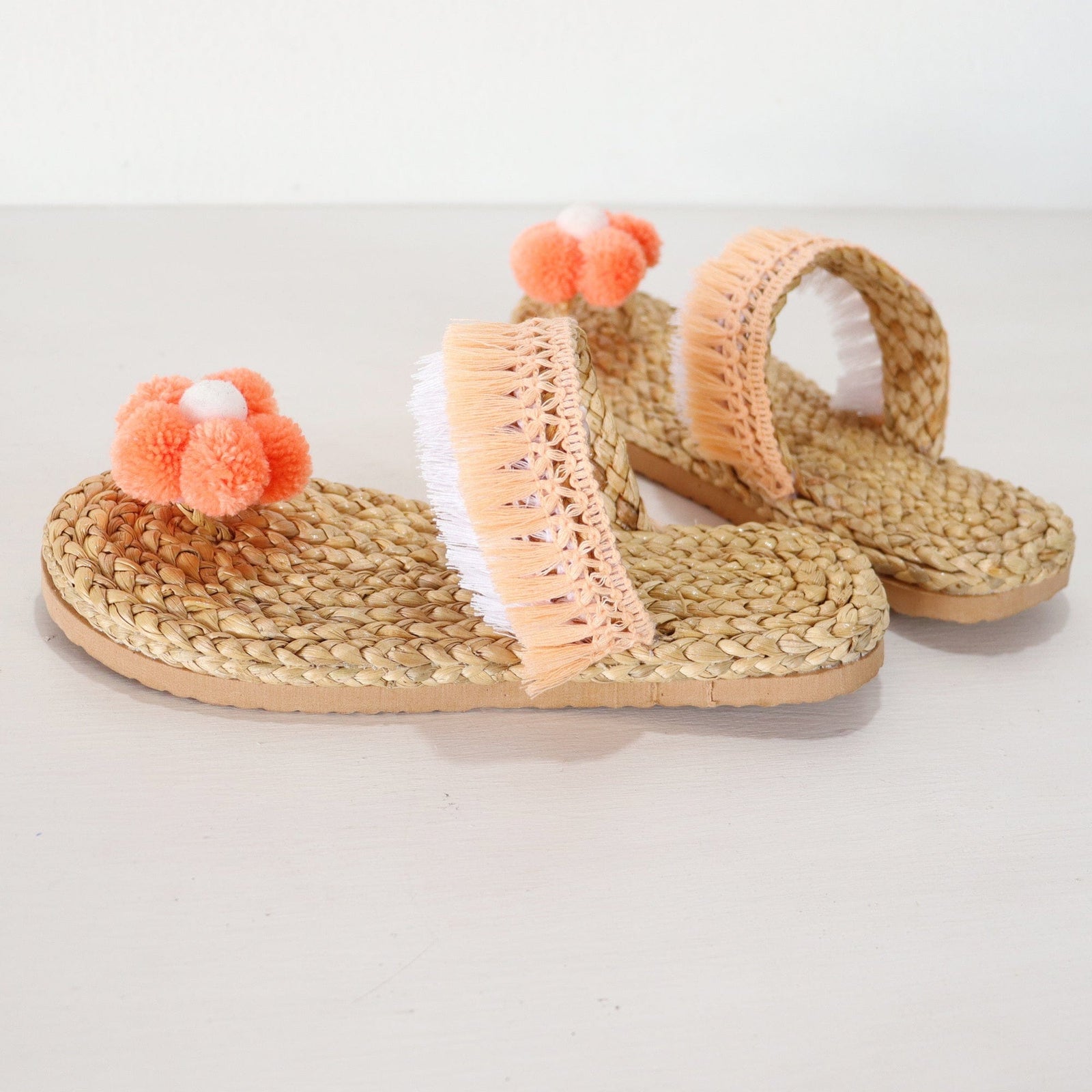 YA TA WEE - Straw shoe