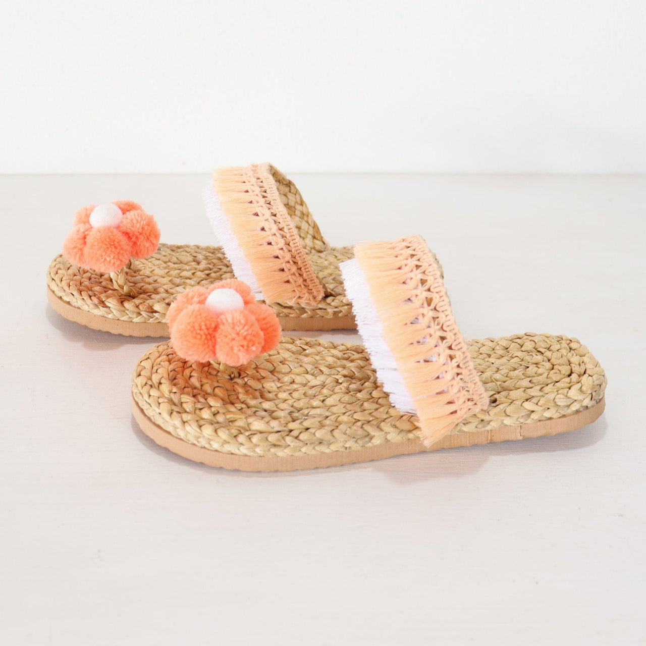 YA TA WEE - Straw shoe