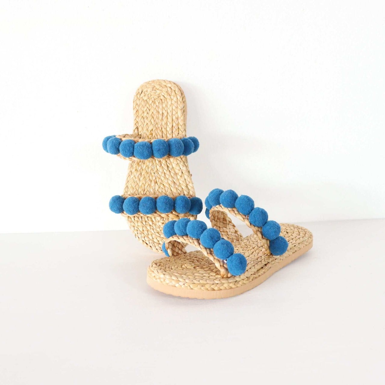 JIT SI NEE - Straw Shoes