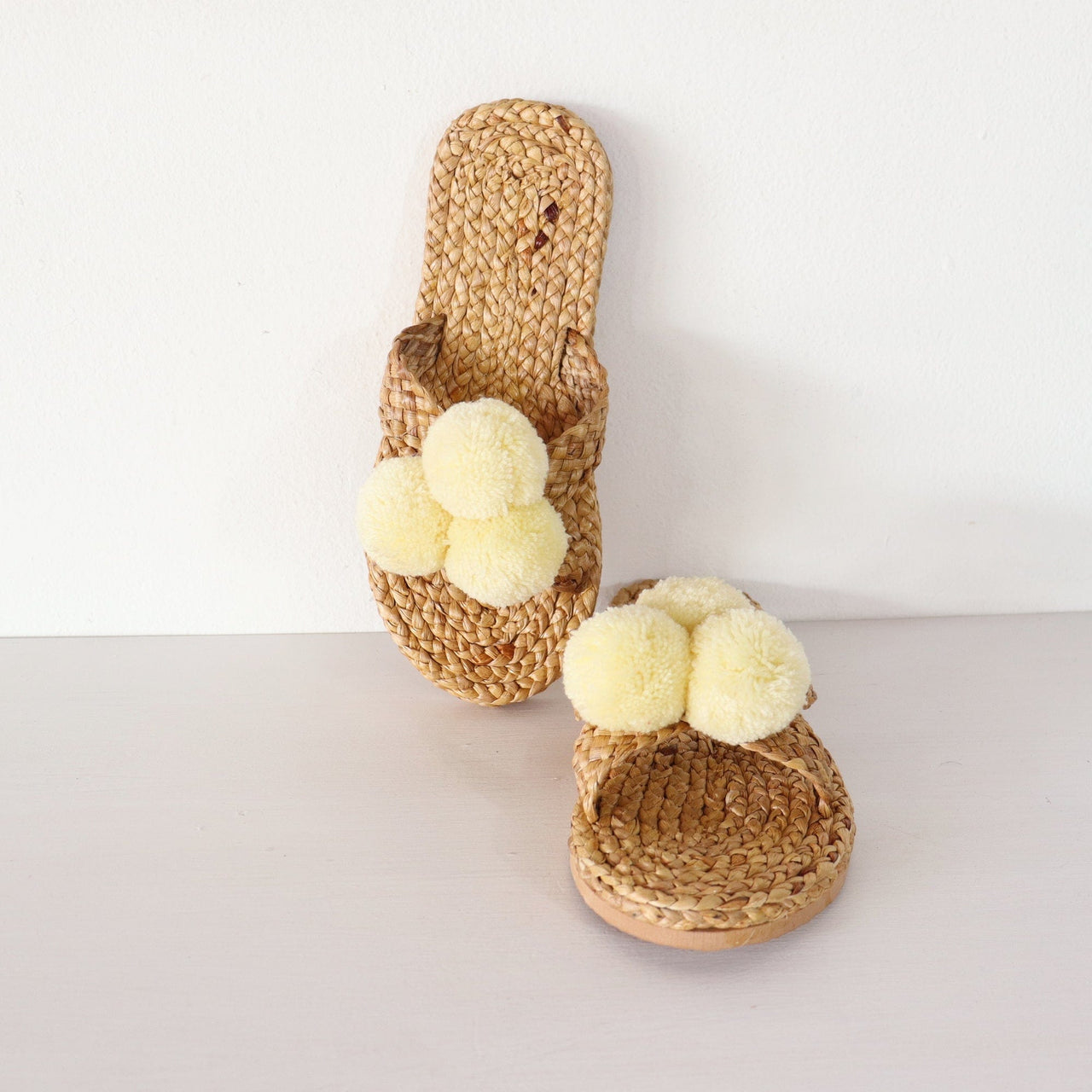 NEE RA CHA - Straw Shoes