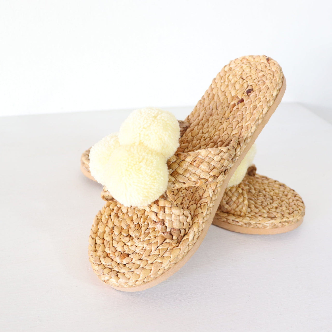 NEE RA CHA - Straw Shoes