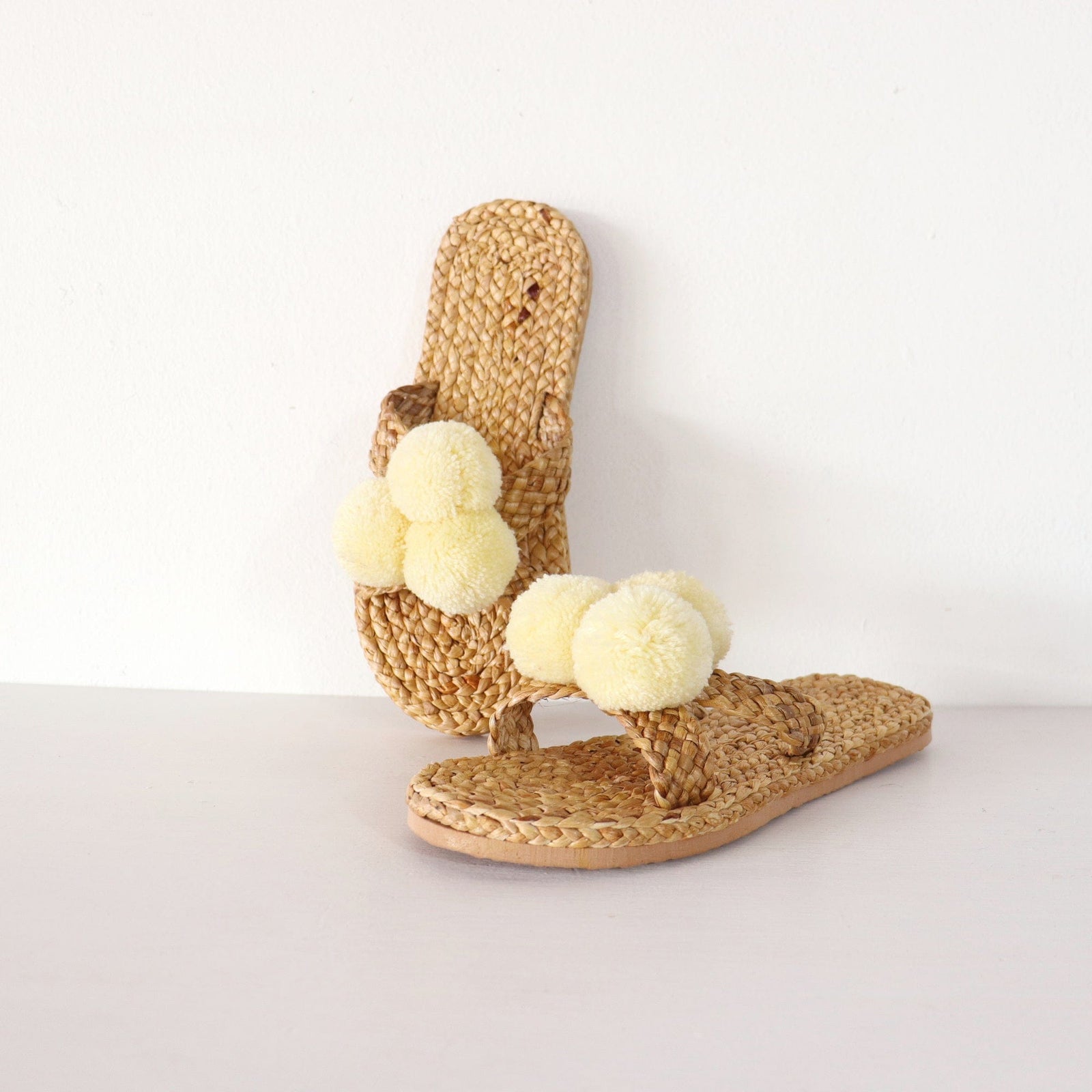 NEE RA CHA - Straw Shoes