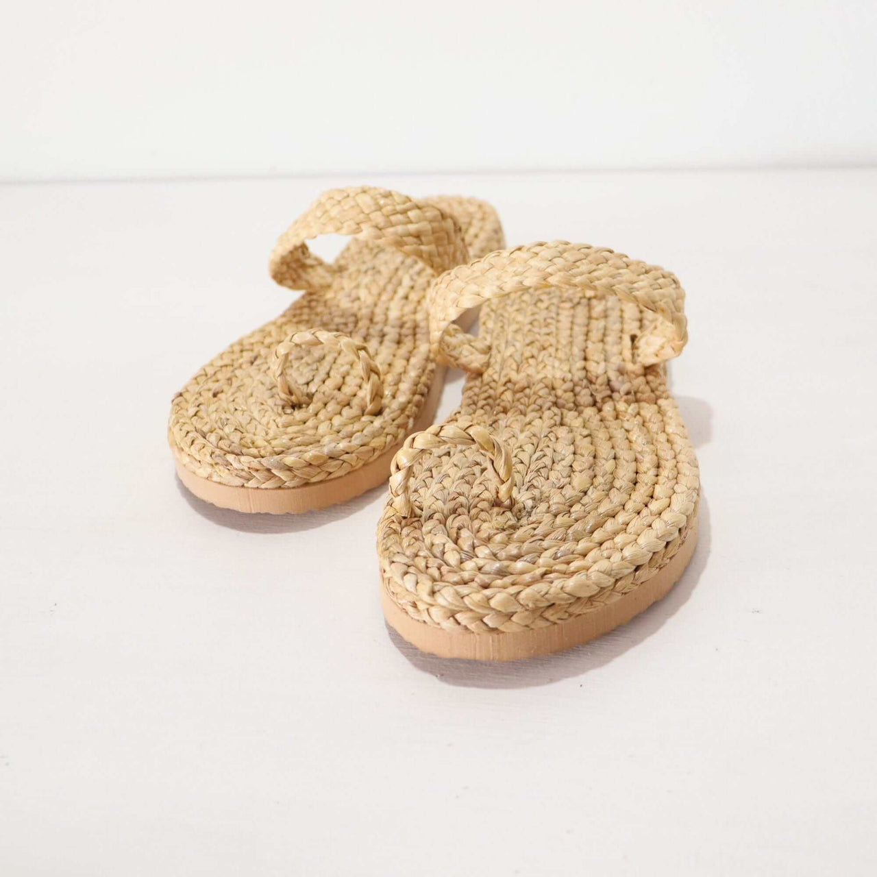 DA NI TA- Straw shoe