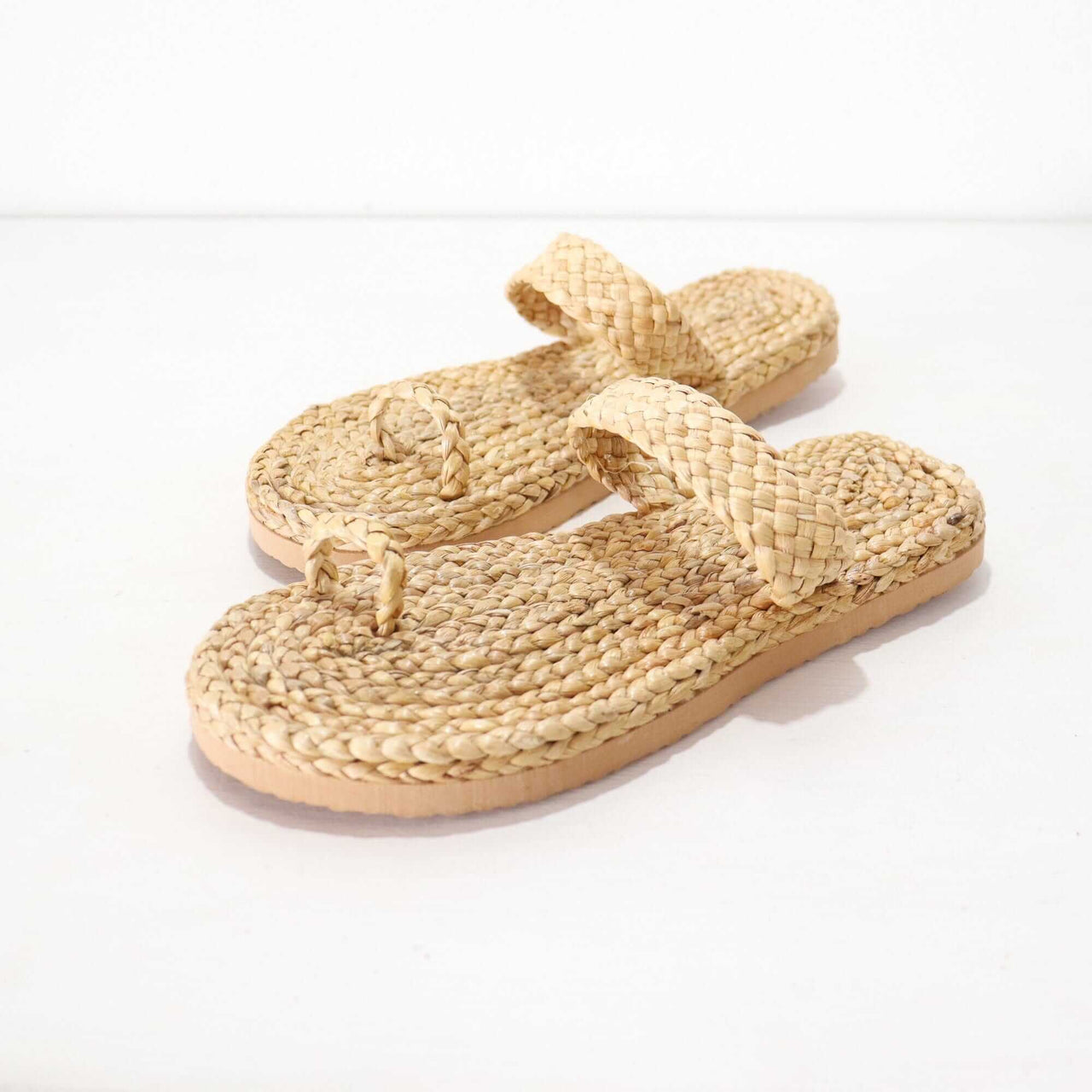 DA NI TA- Straw shoe