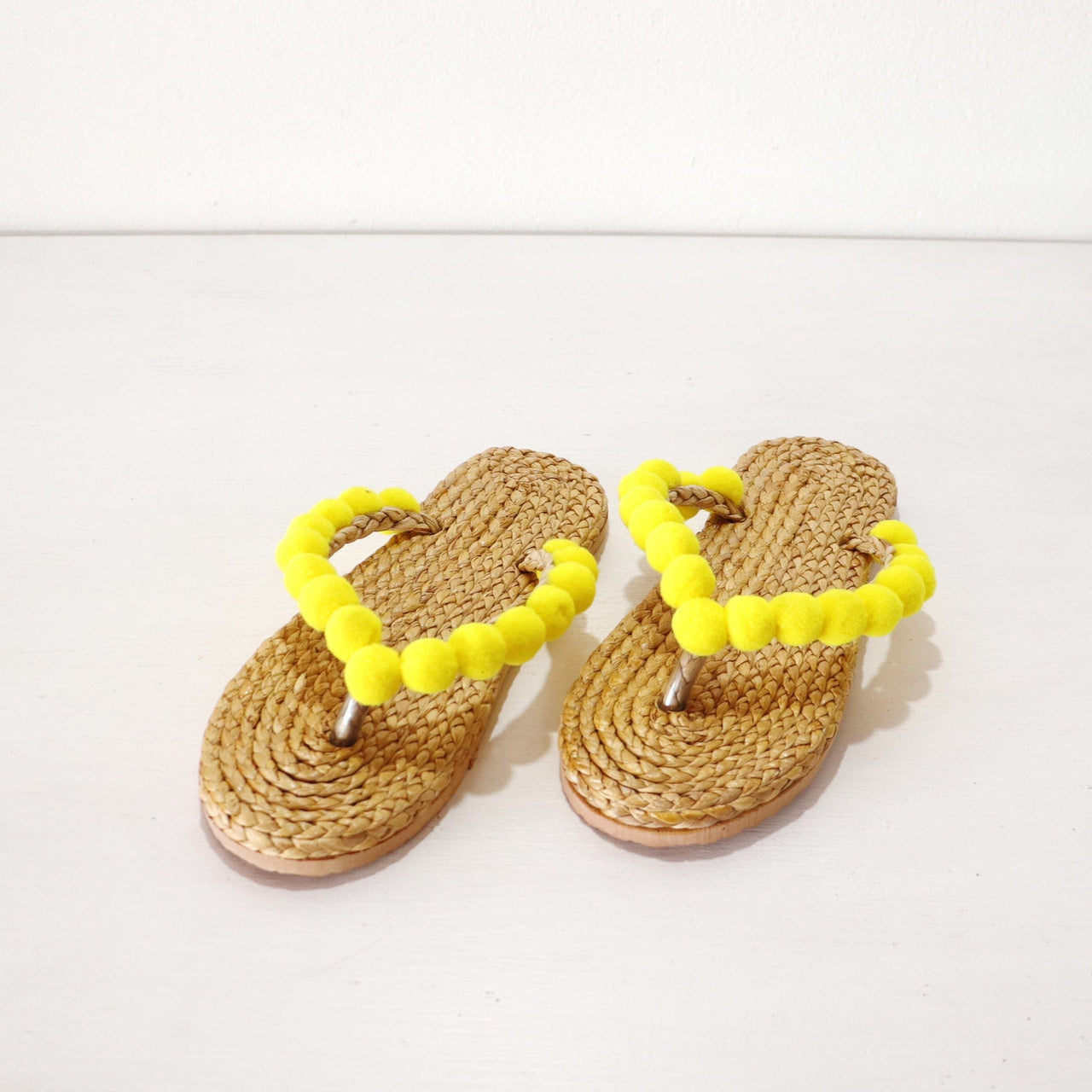 PI CHA MON - Straw shoe
