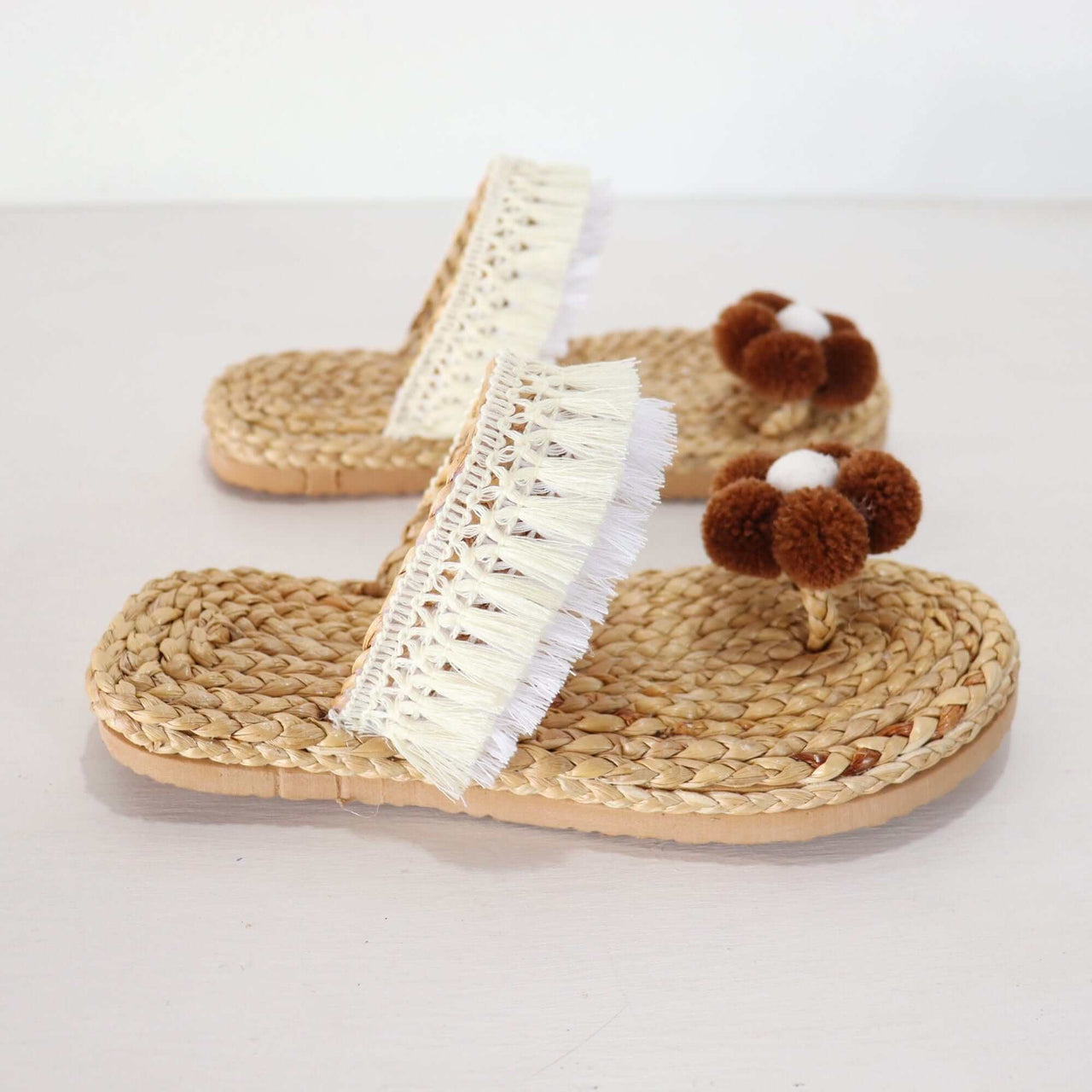A TI YA - Straw shoe