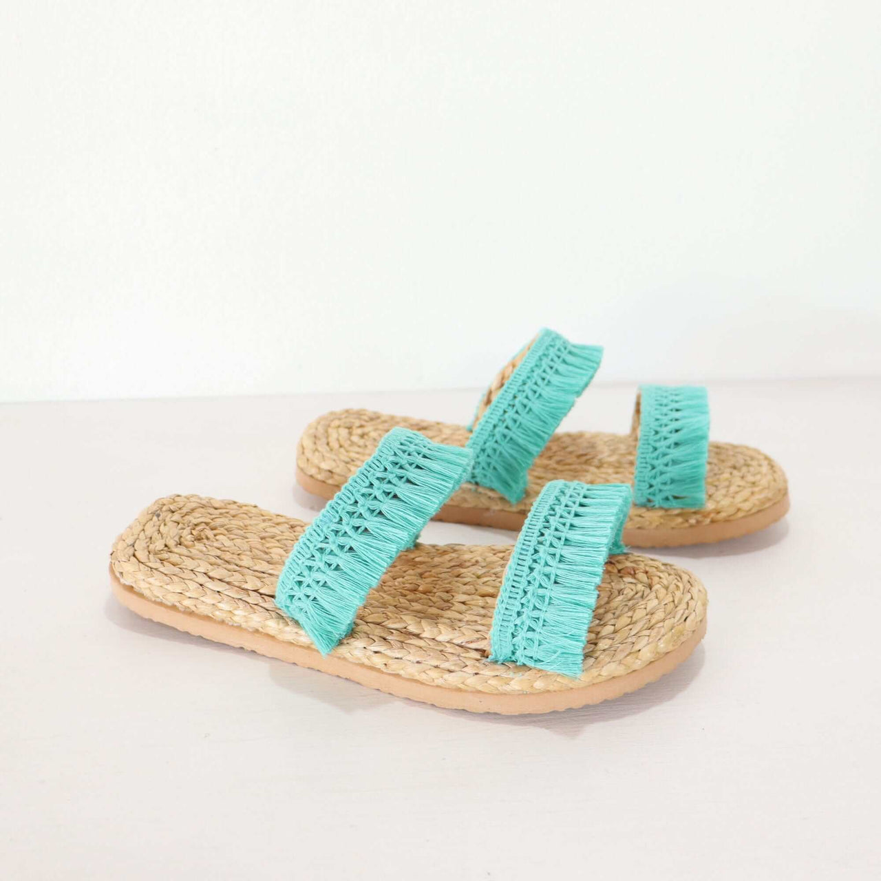NA PI DA - Straw shoe