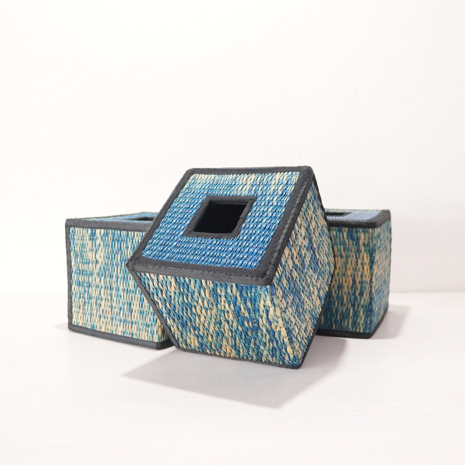 PUN THA LEE - Tissue Box Cover