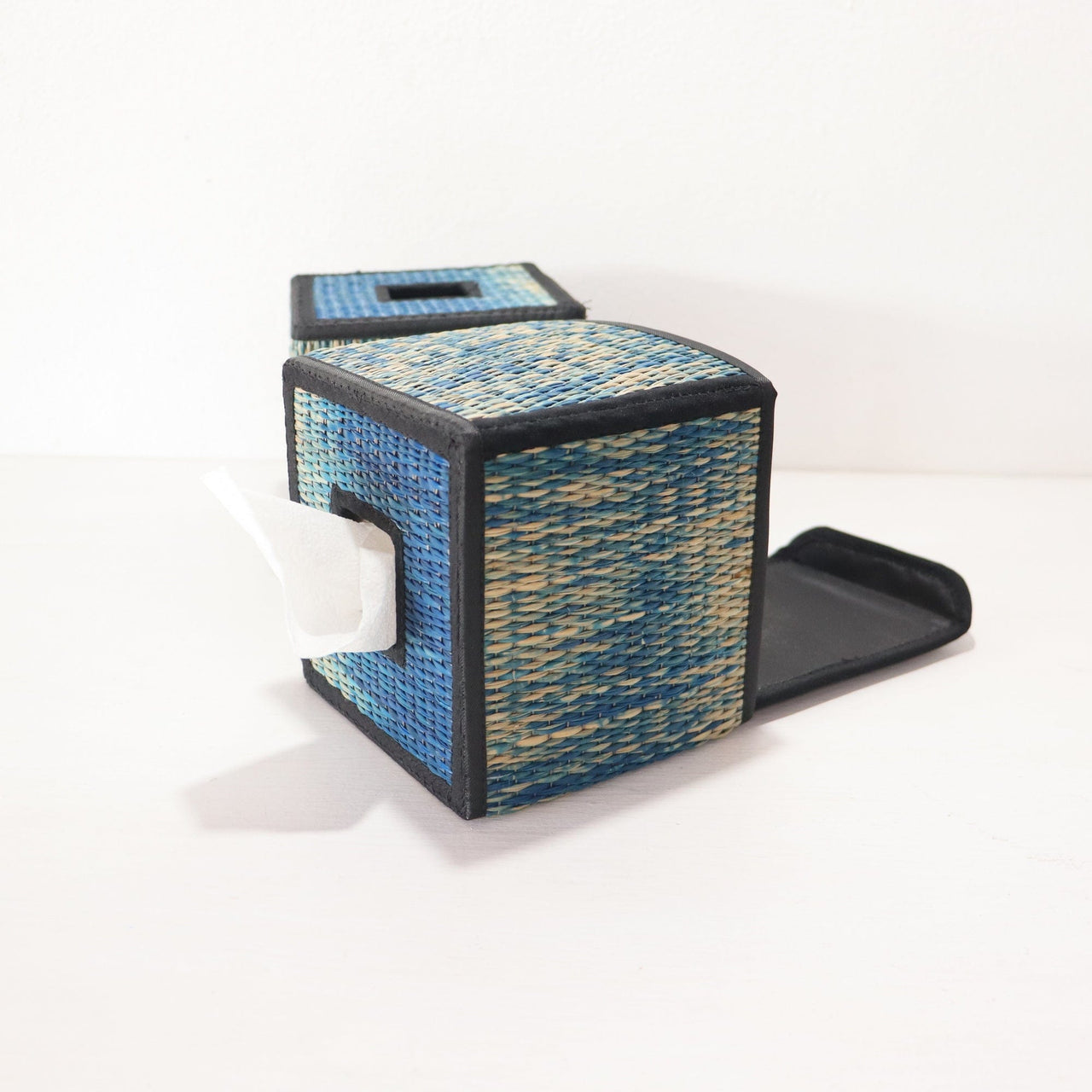 PUN THA LEE - Tissue Box Cover