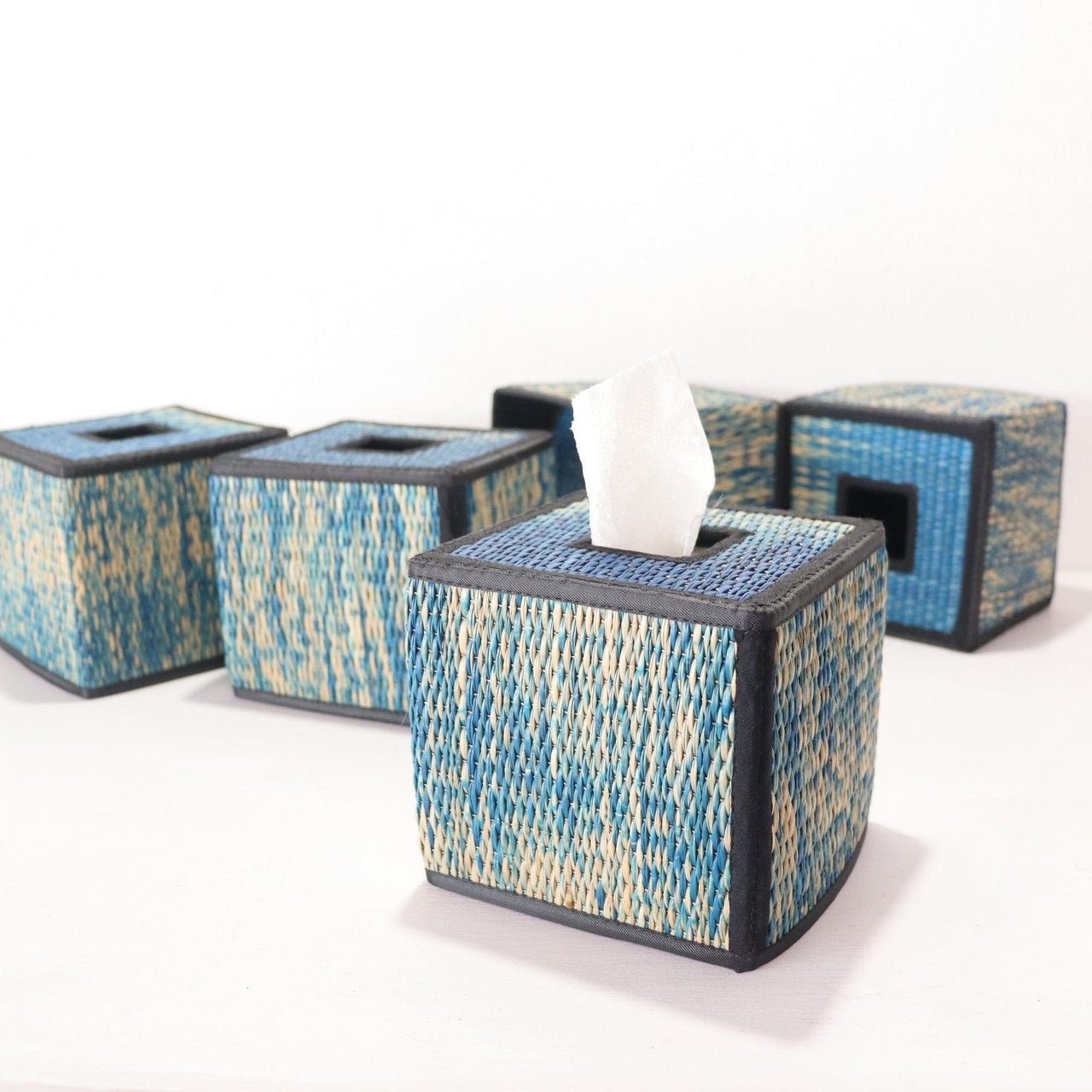 PUN THA LEE - Tissue Box Cover