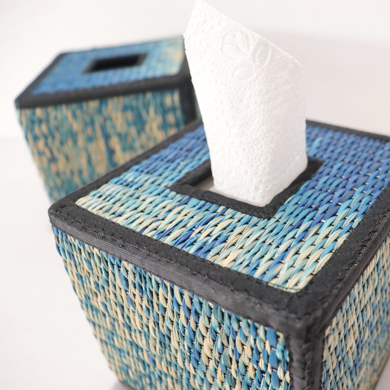 PUN THA LEE - Tissue Box Cover