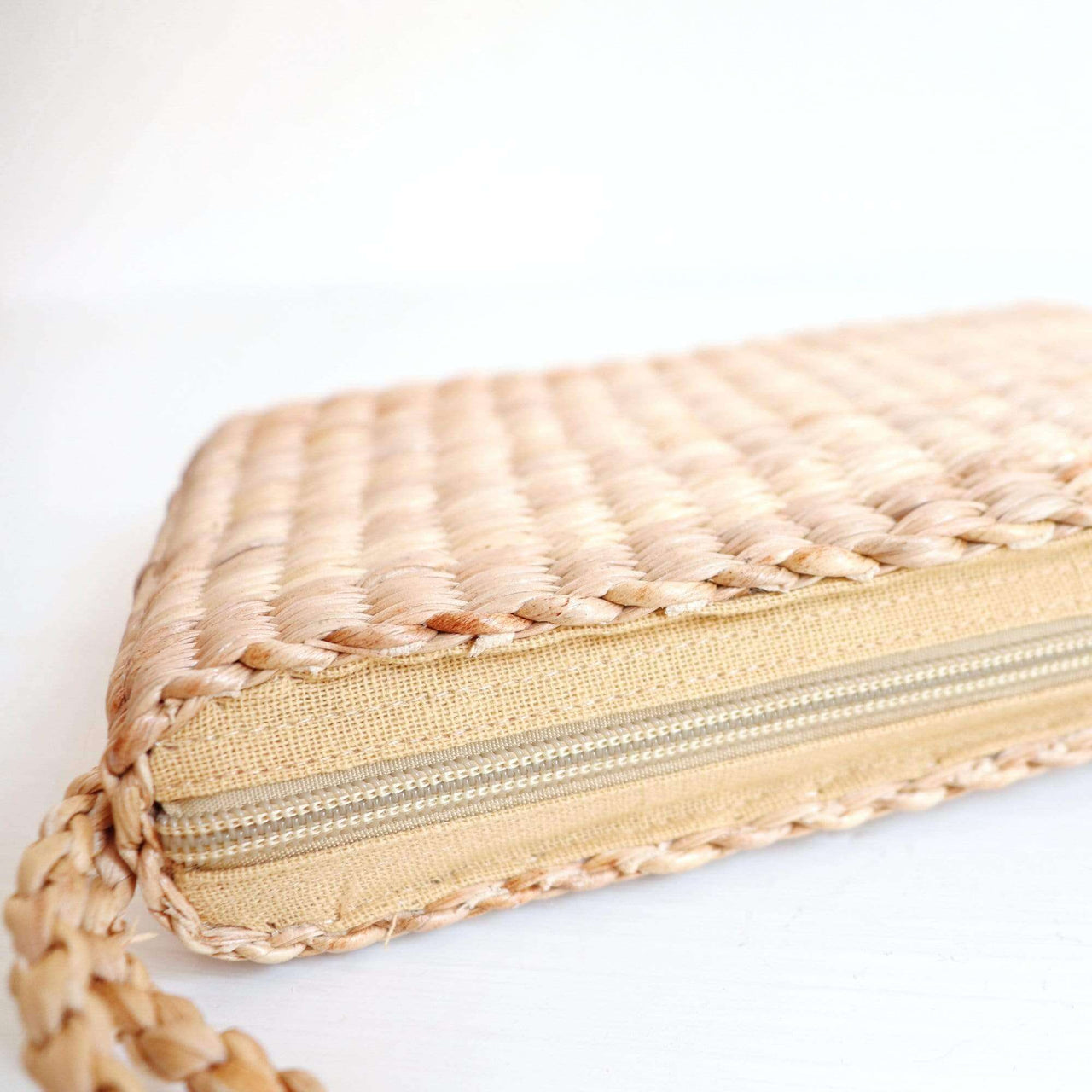 SABUY - Sea grass Clutch bag