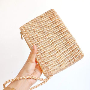SABUY - Sea grass Clutch bag
