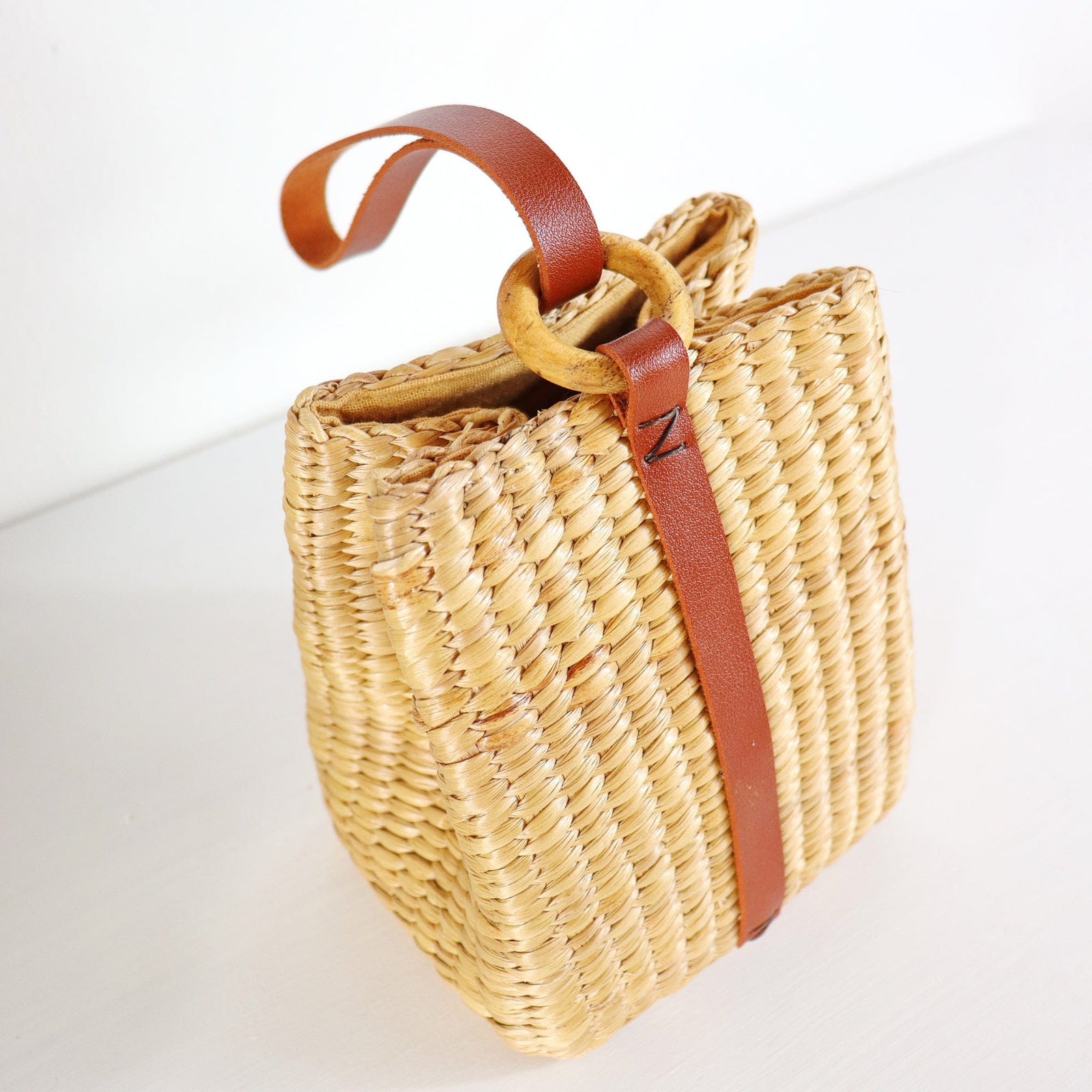 TA VI KA - Straw bag