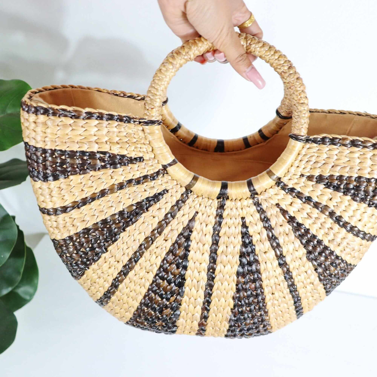 WIT THA YA - Straw Bag