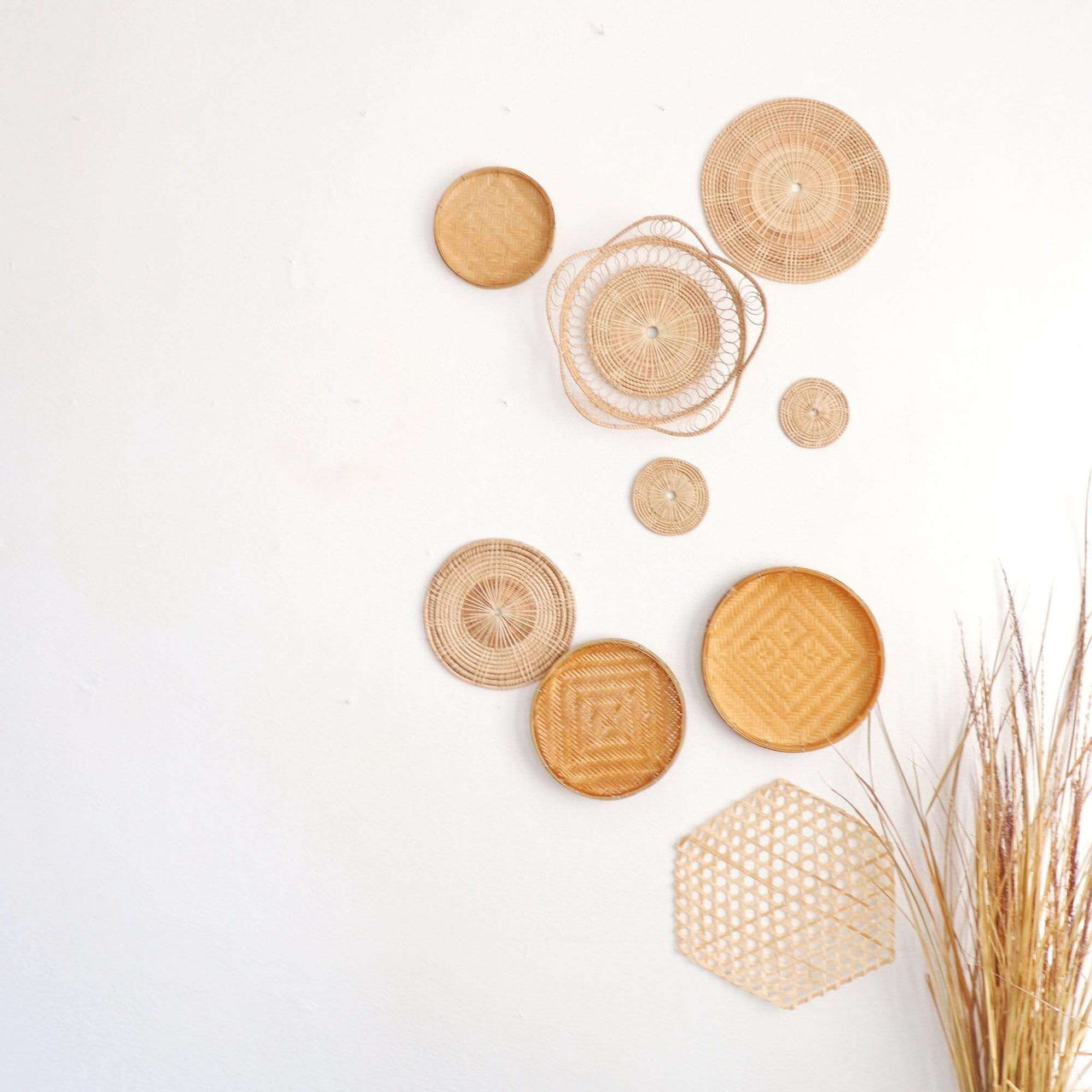 TEE WIT- Rattan Wall Decor Set - Bohemian Style Hanging Baskets (Set of 9)