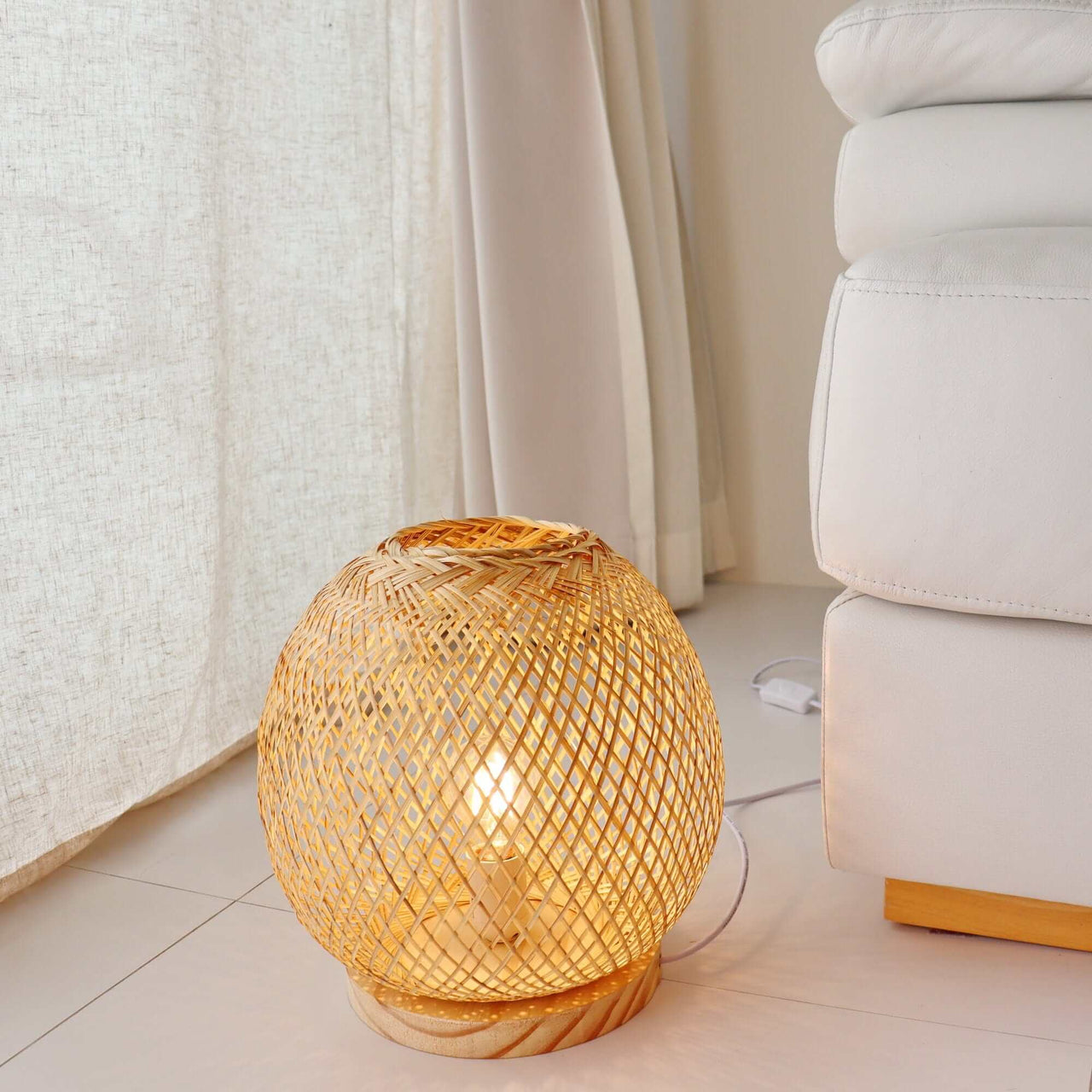 CHI NA Bamboo Weaving Table Lamp - Organic Elegance Illuminated