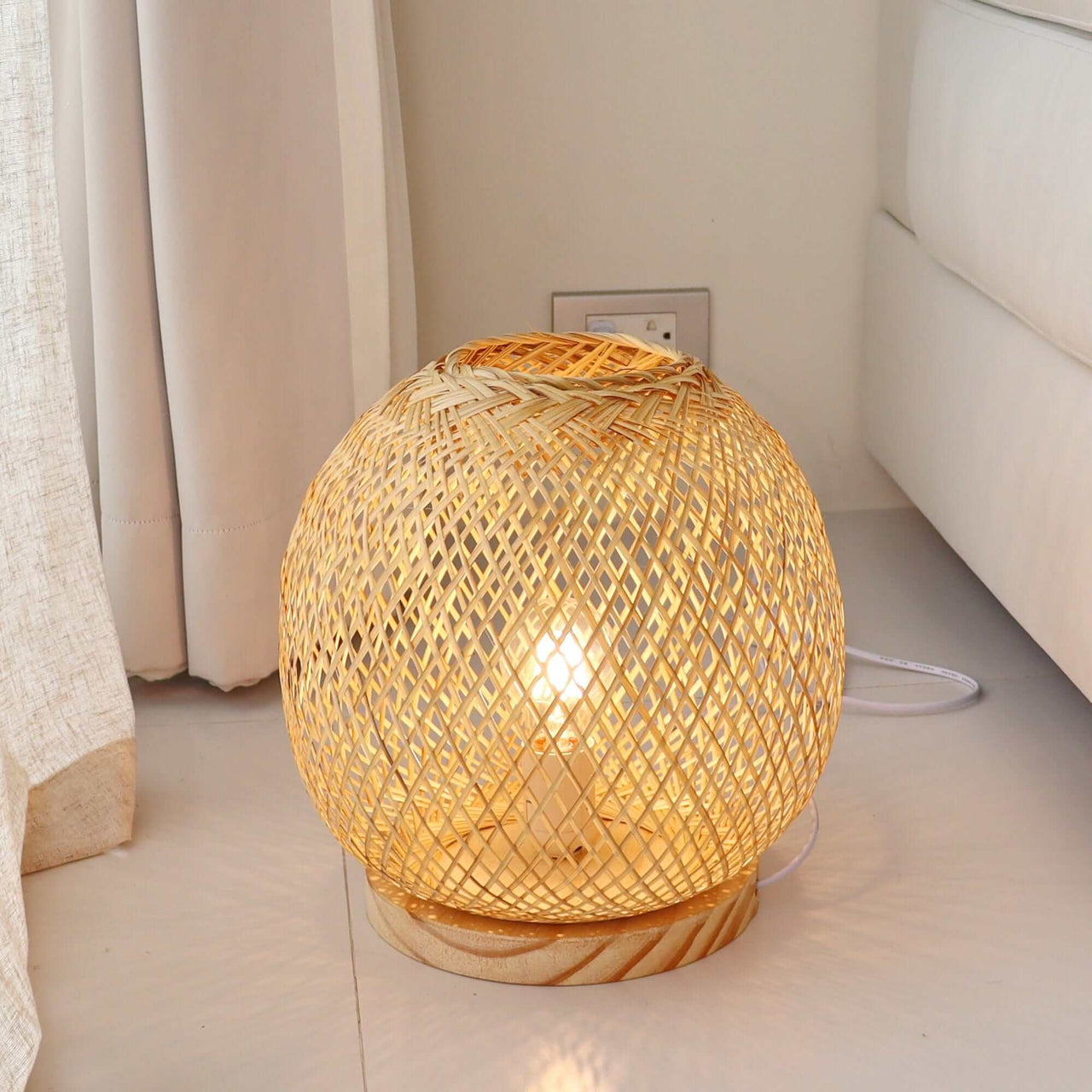 CHI NA Bamboo Weaving Table Lamp - Organic Elegance Illuminated