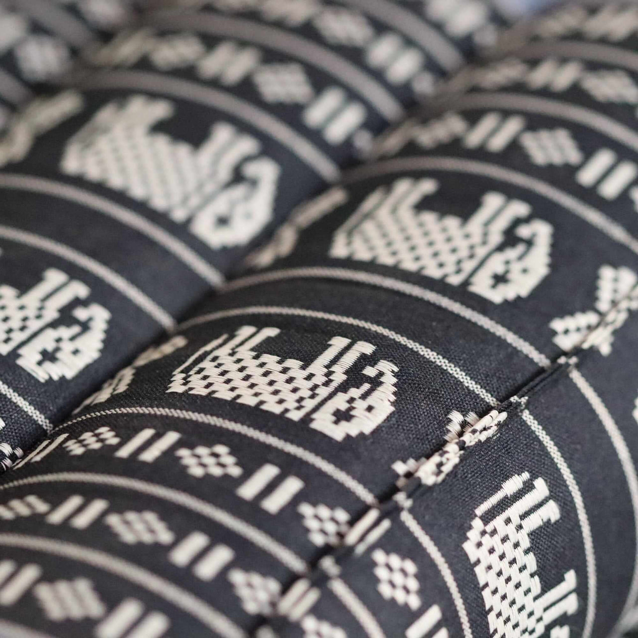 CHON NA KAN - Thai Triangle Cushion (3 Fold - Dark Blue)