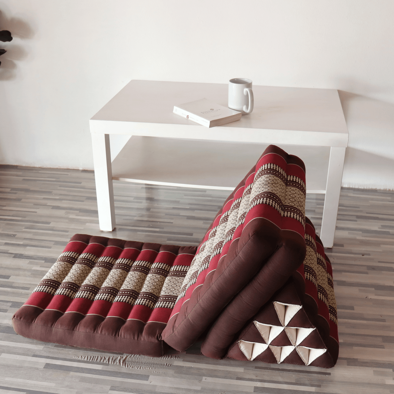 TI TA REE - Thai Triangle Cushion (3 Fold - Mauve)