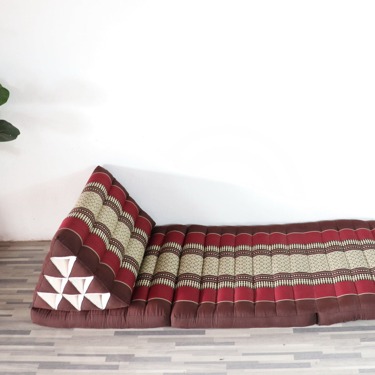 TI TA REE - Thai Triangle Cushion (3 Fold - Mauve)