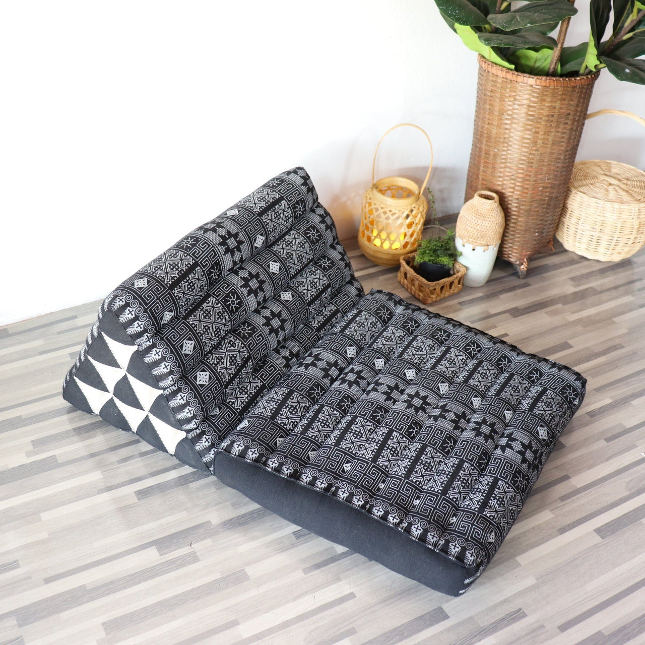 WA CHI RA - Thai Triangle Cushion (1-Fold Recliner Cushion)