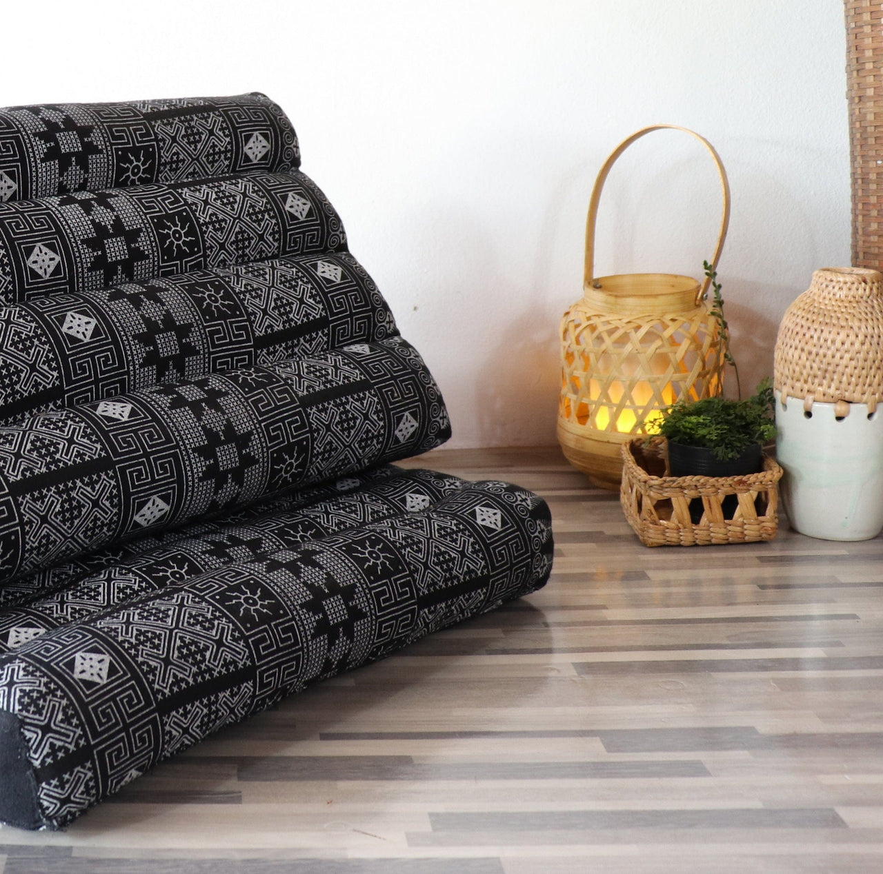 WA CHI RA - Thai Triangle Cushion (1-Fold Recliner Cushion)