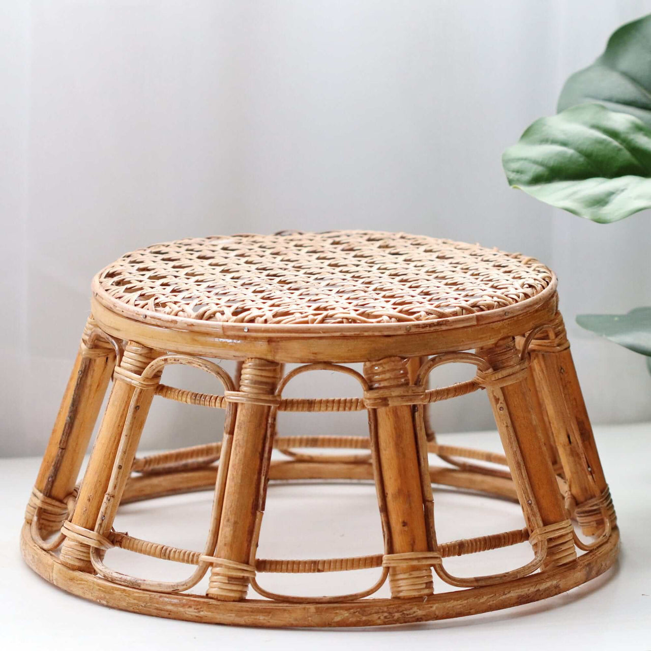 PRA JAN - Rattan Ottoman
