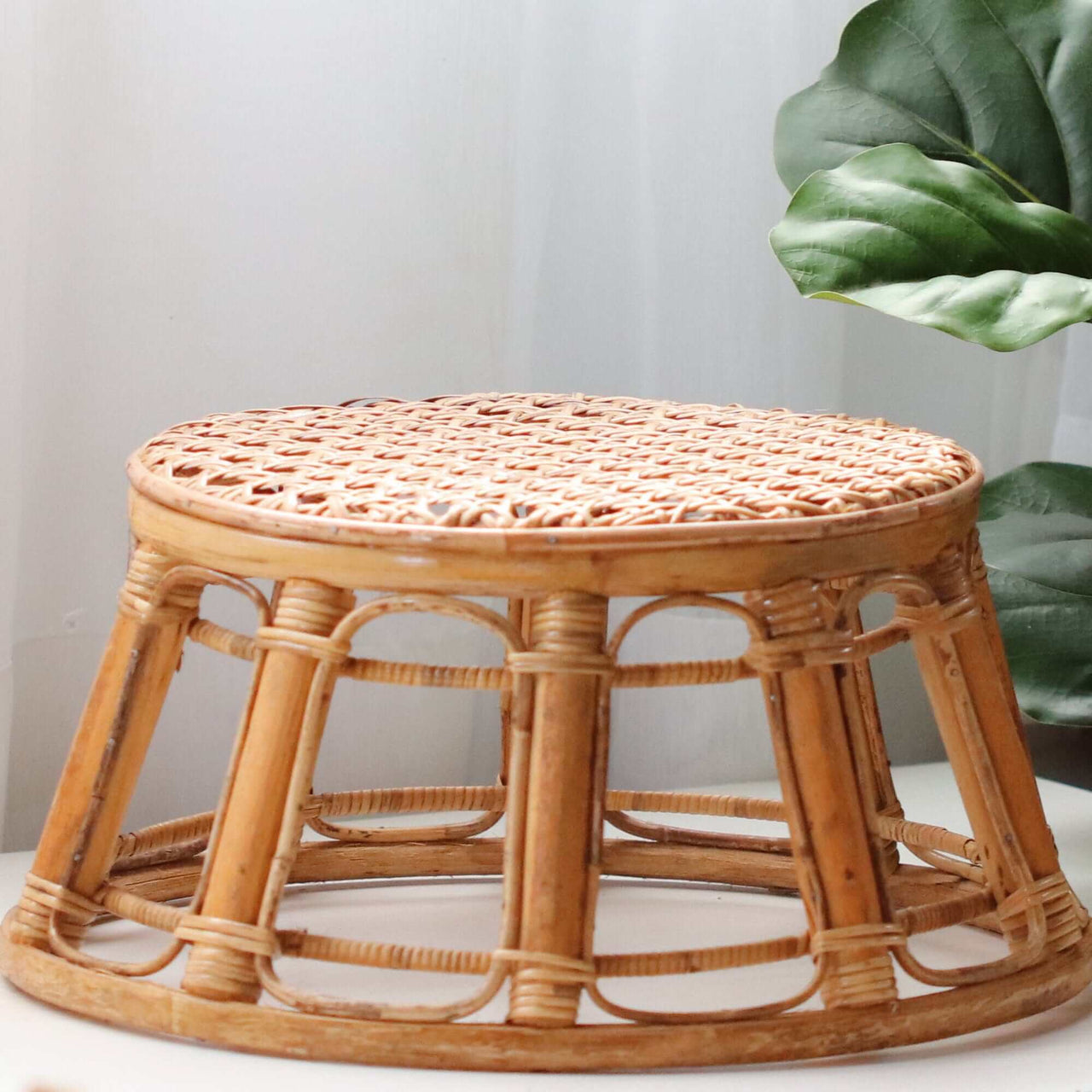 PRA JAN - Rattan Ottoman