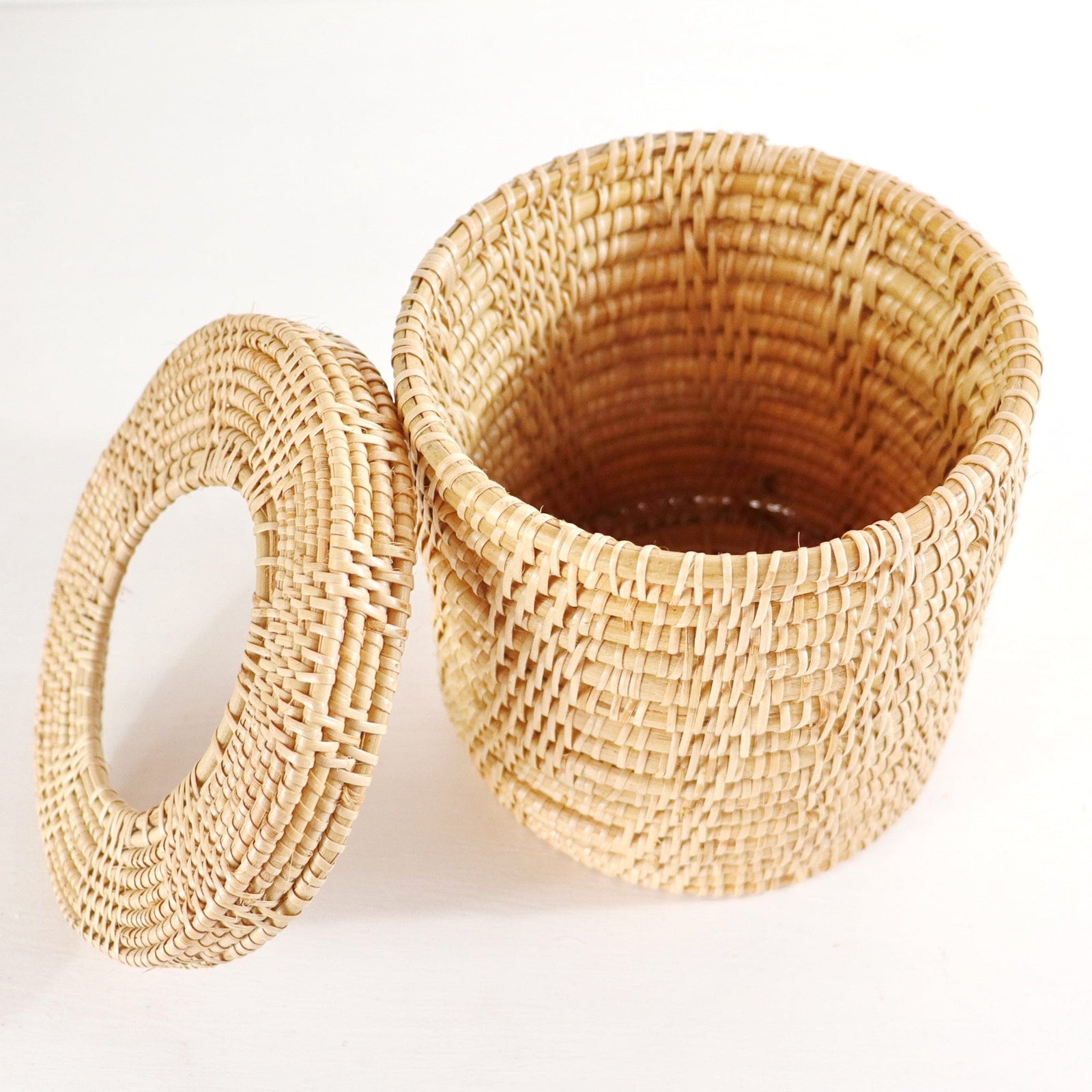 VIT WA RA - Rattan Tissue Box