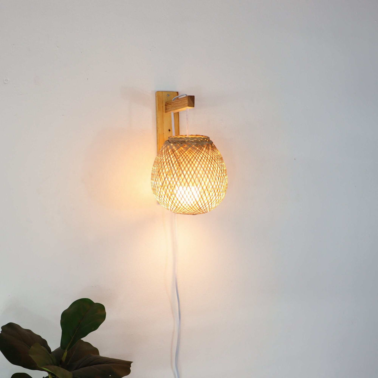 KIRIN - Boho Wall Sconce (7-8 Ins)