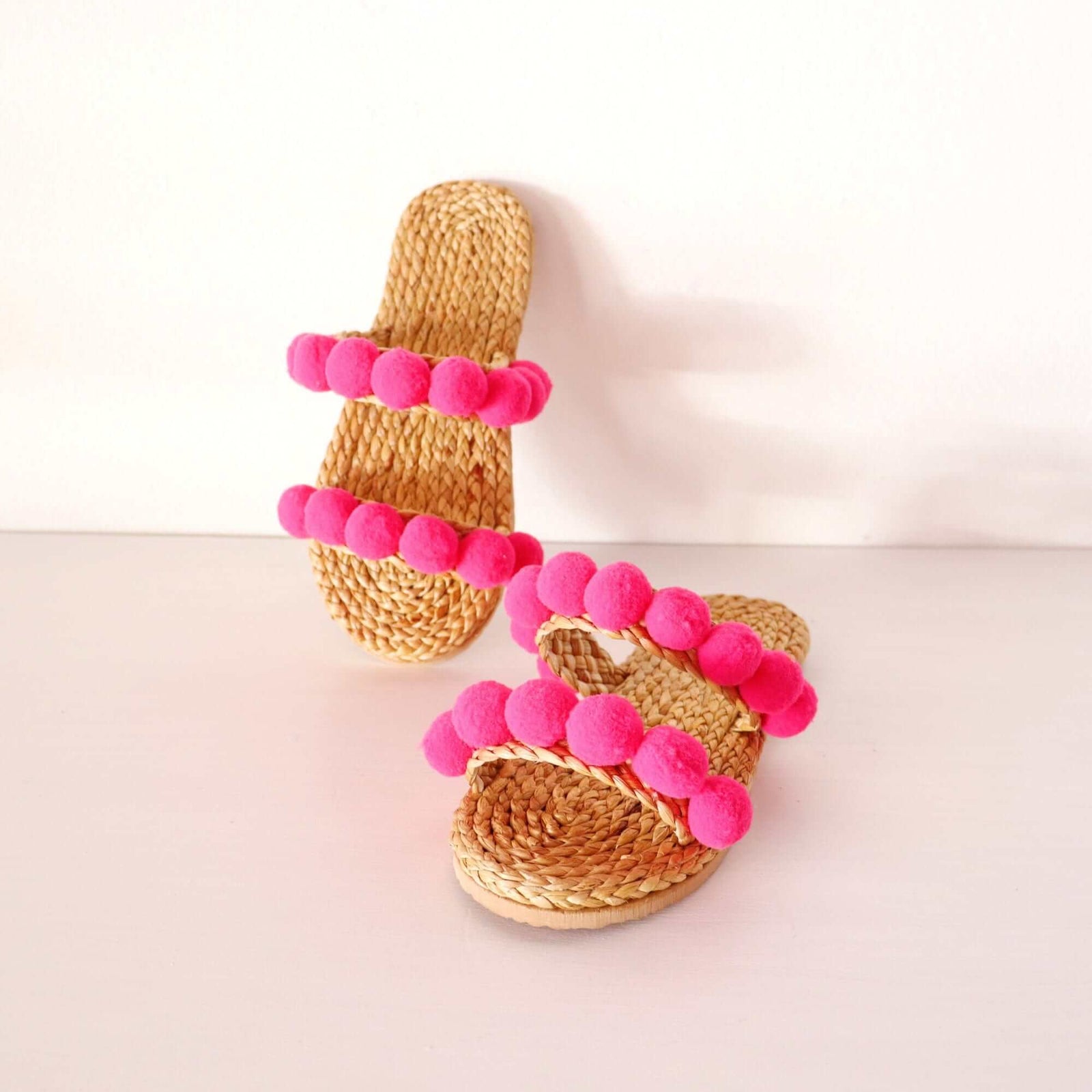 CHAN THA PA - Straw Shoe