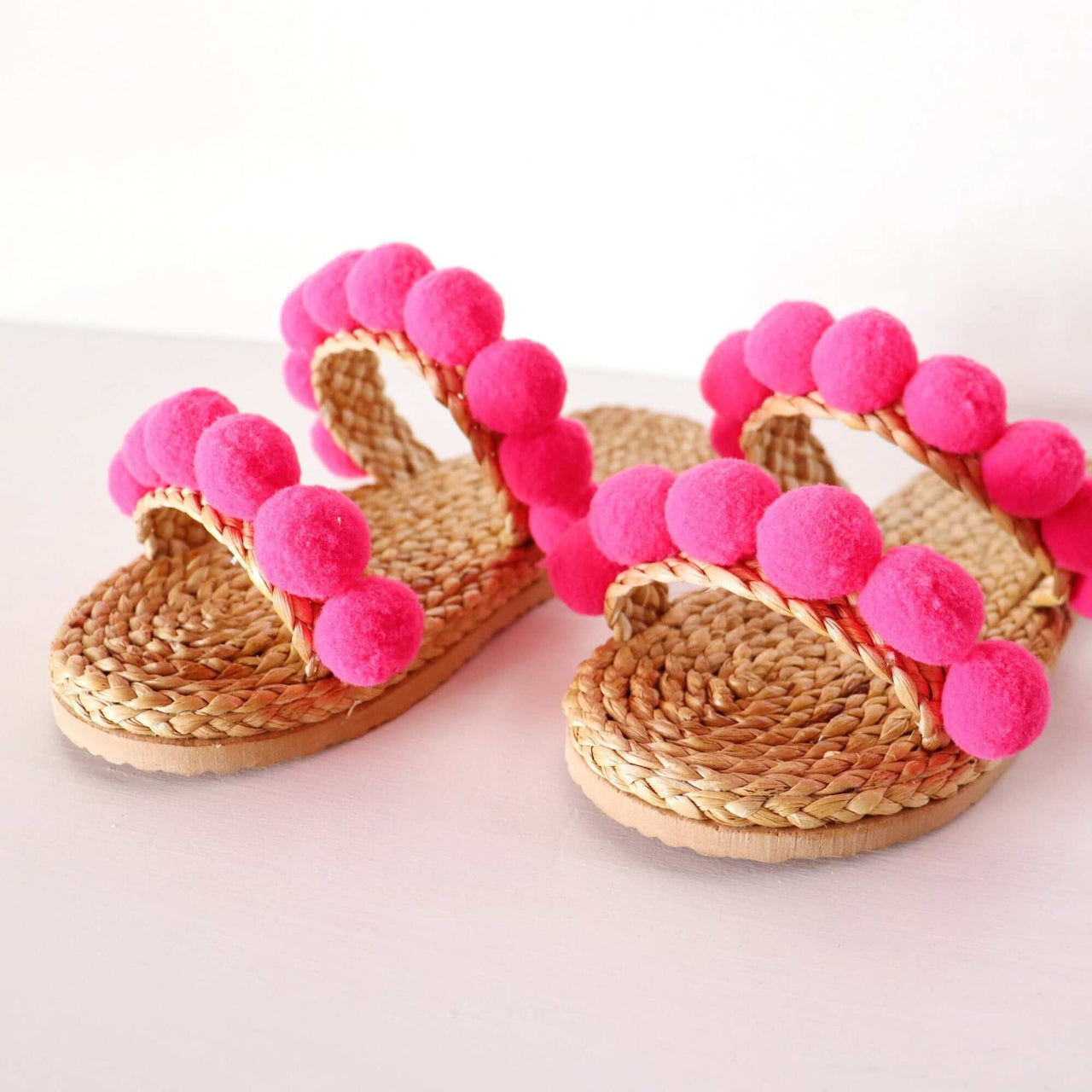 CHAN THA PA - Straw Shoe
