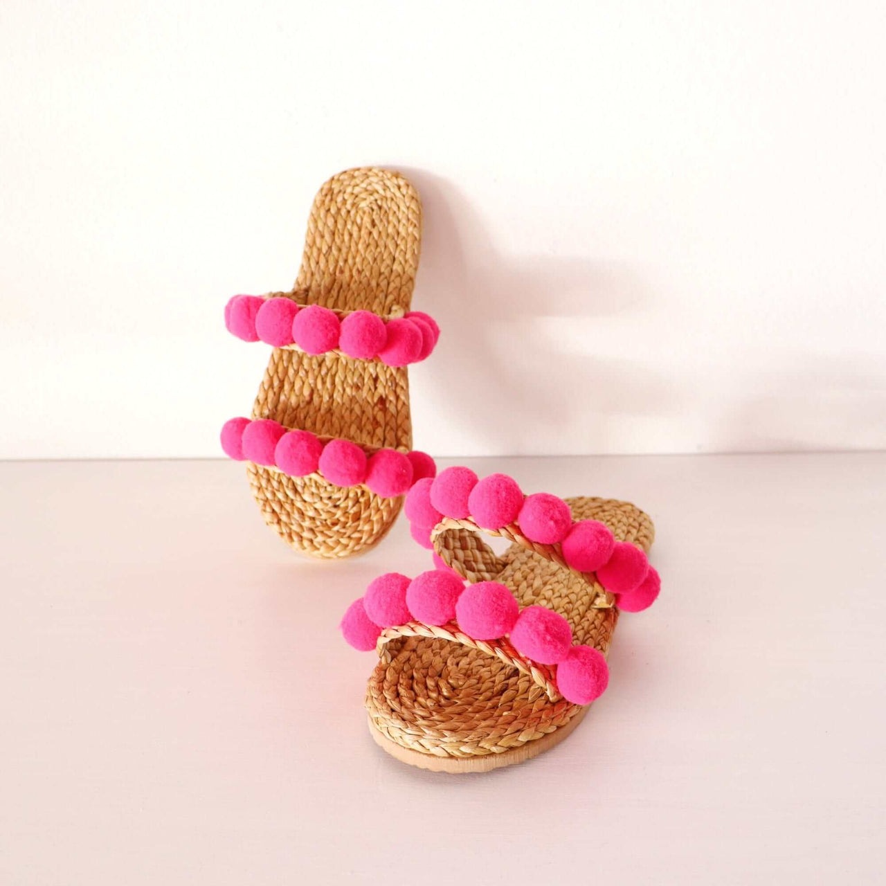 CHAN THA PA - Straw Shoe