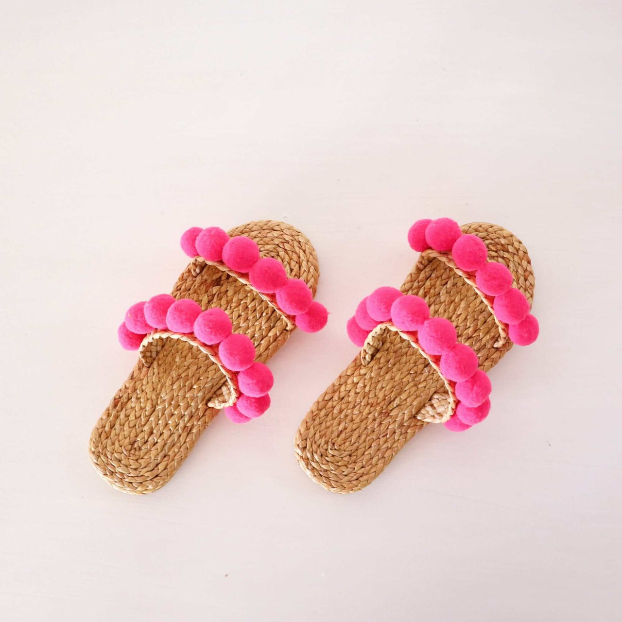 CHAN THA PA - Straw Shoe
