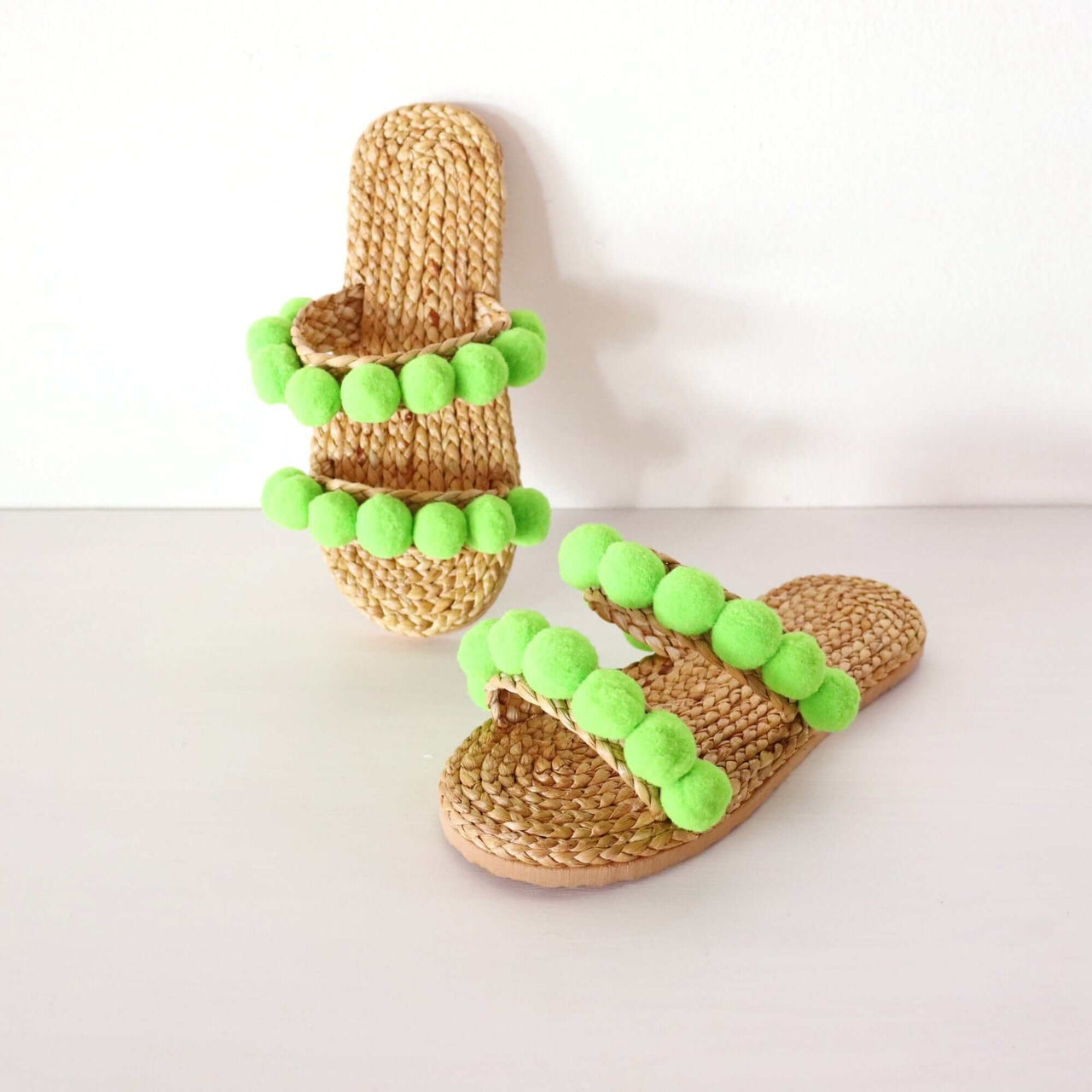 JA RA WEE - Straw Shoe