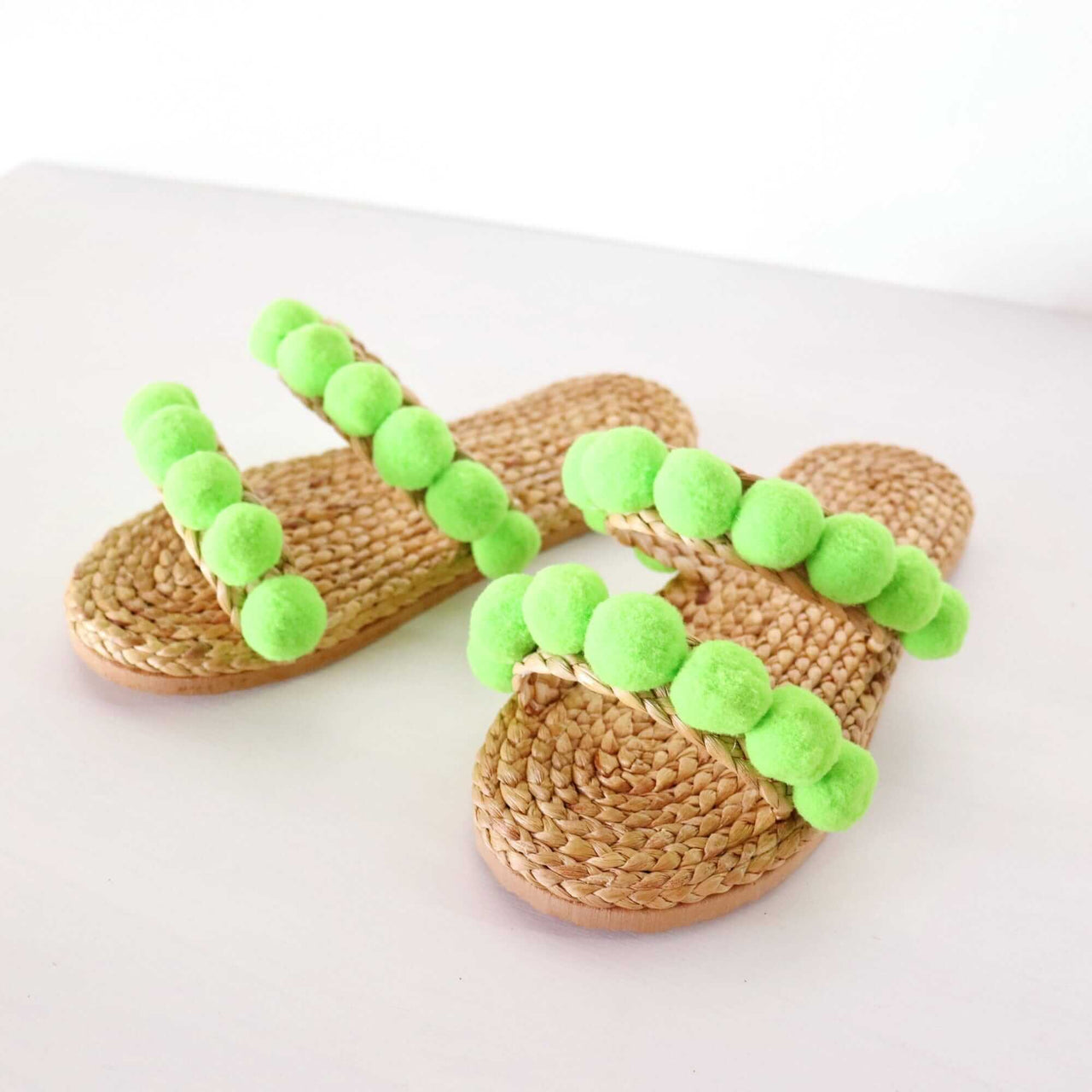 JA RA WEE - Straw Shoe
