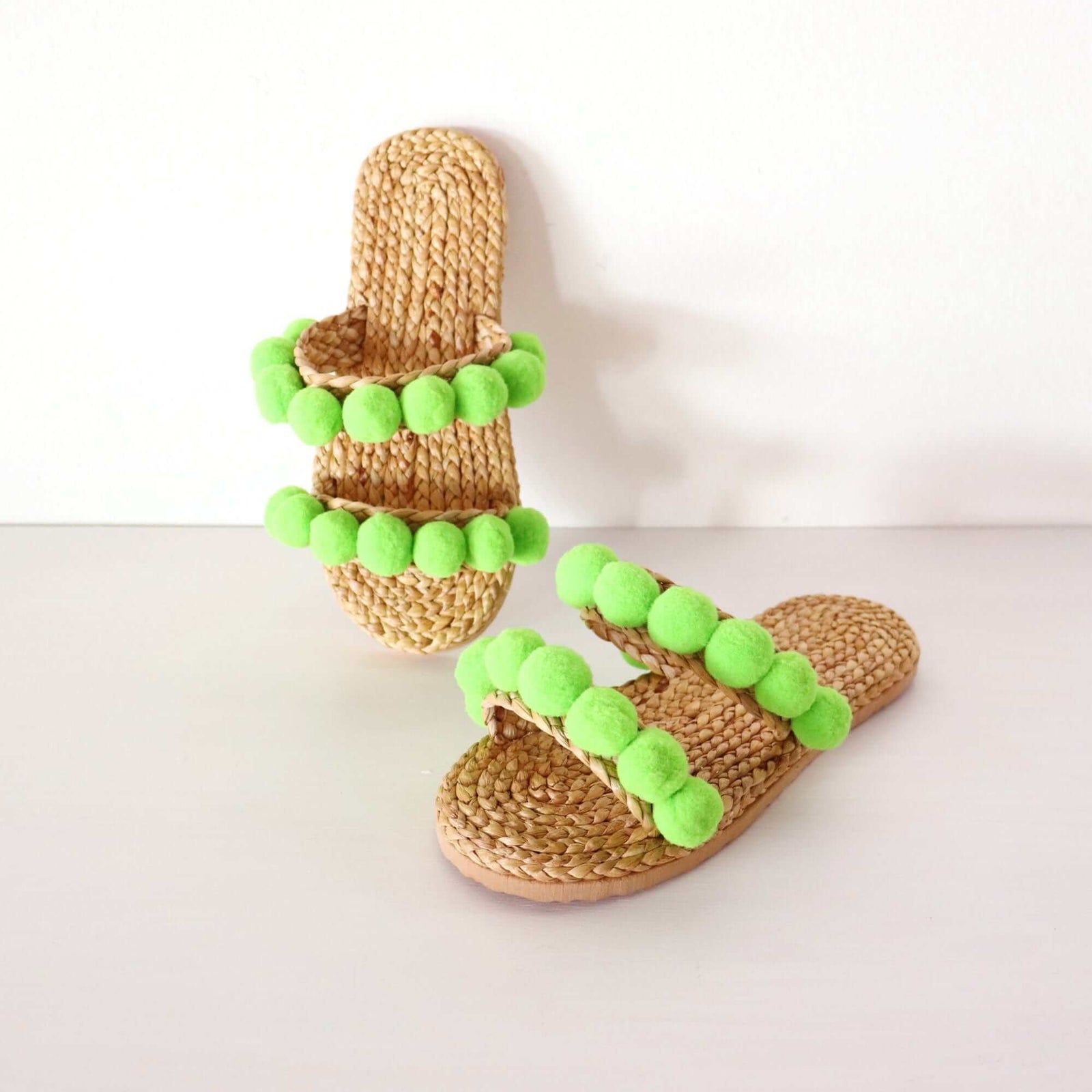 JA RA WEE - Straw Shoe