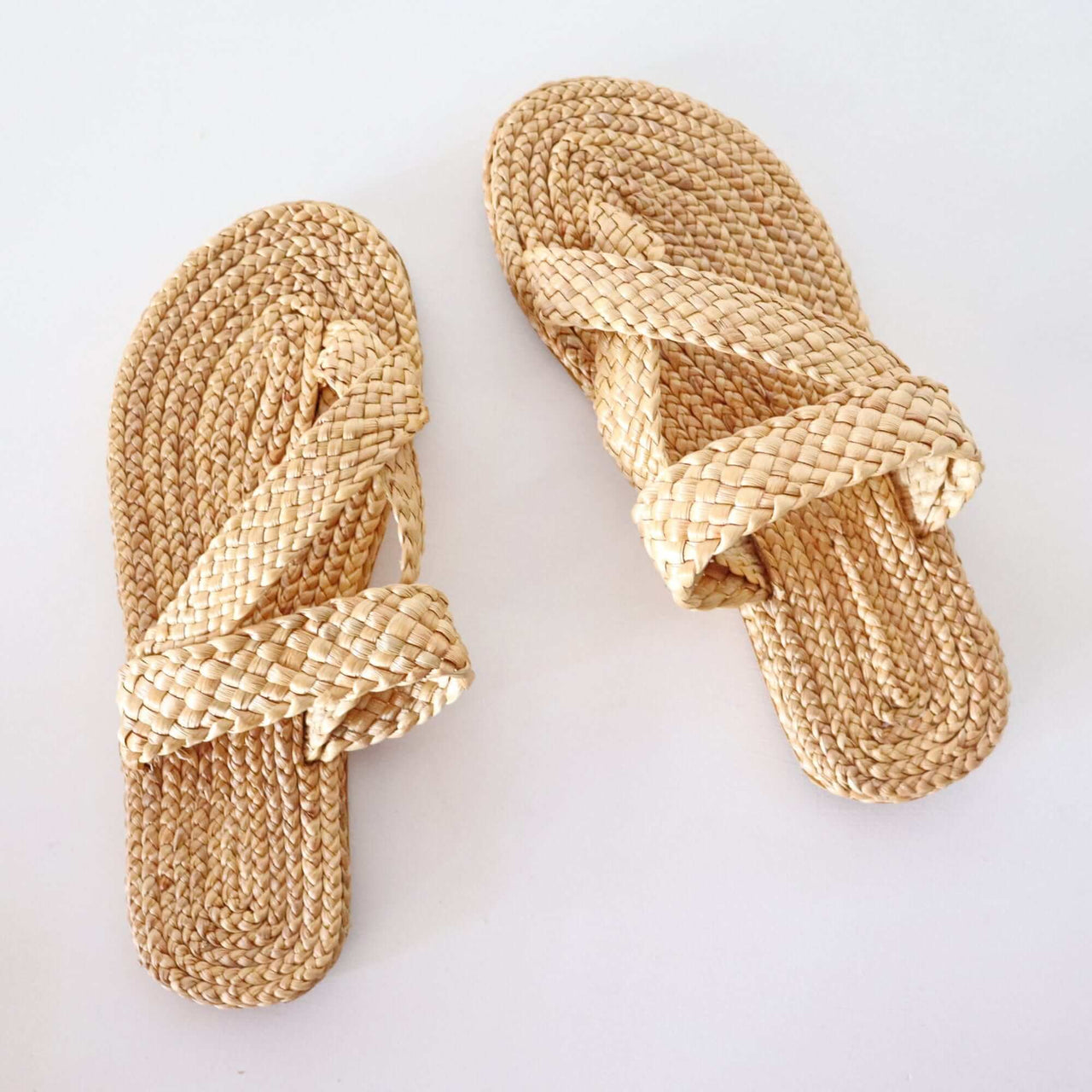 KOD CHA NI PA - Straw Shoe