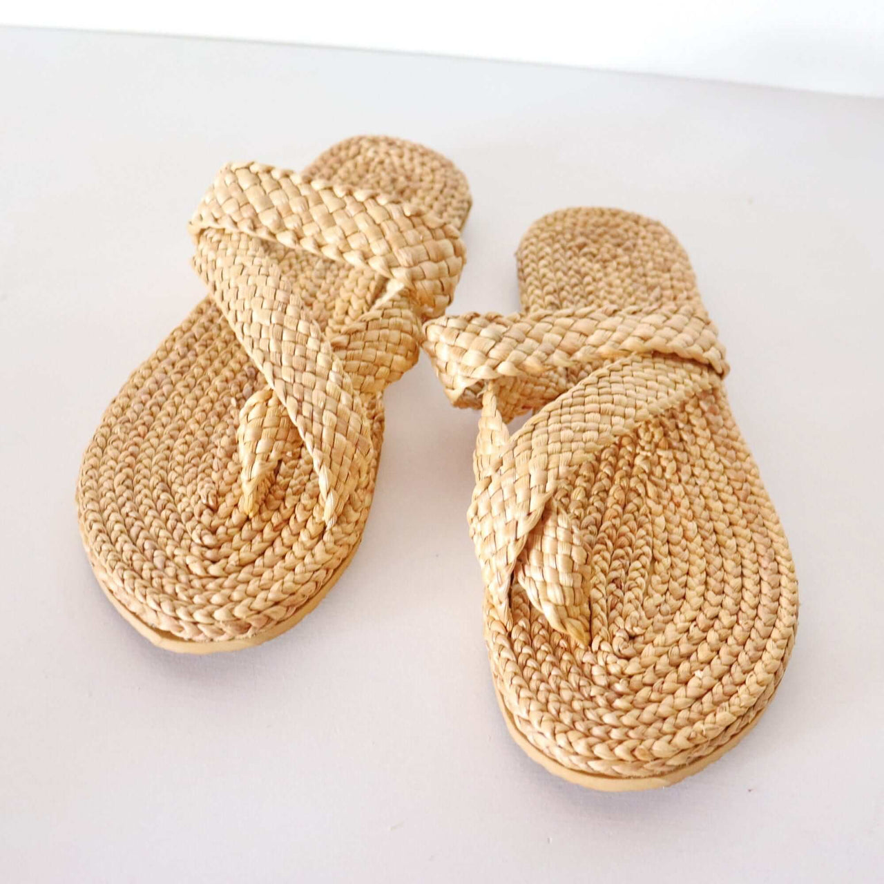 KOD CHA NI PA - Straw Shoe