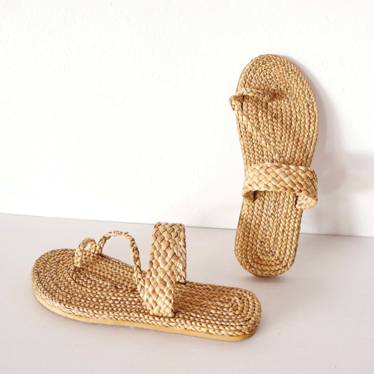 KOD CHA PON - Straw Shoe