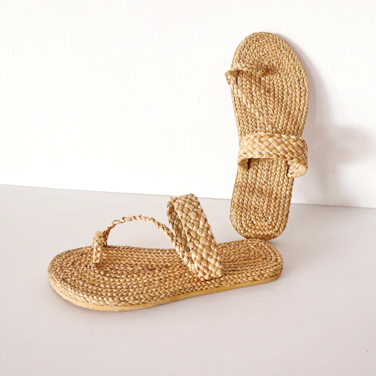 KOD CHA PON - Straw Shoe
