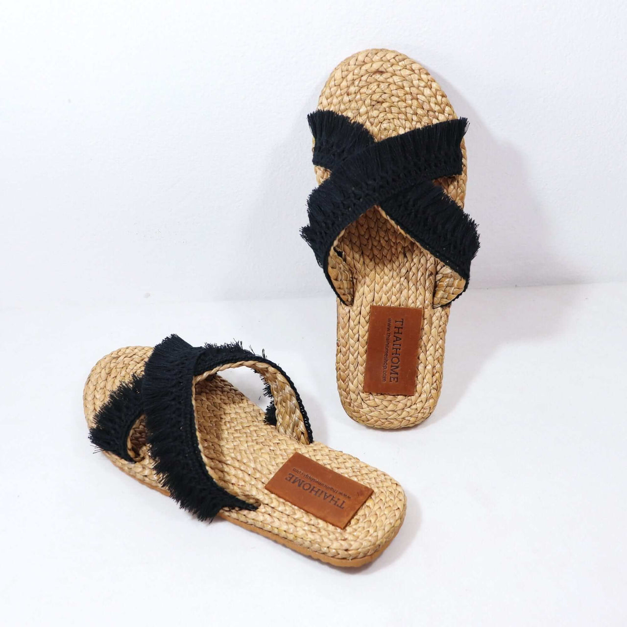 PIN YA - Straw Shoe