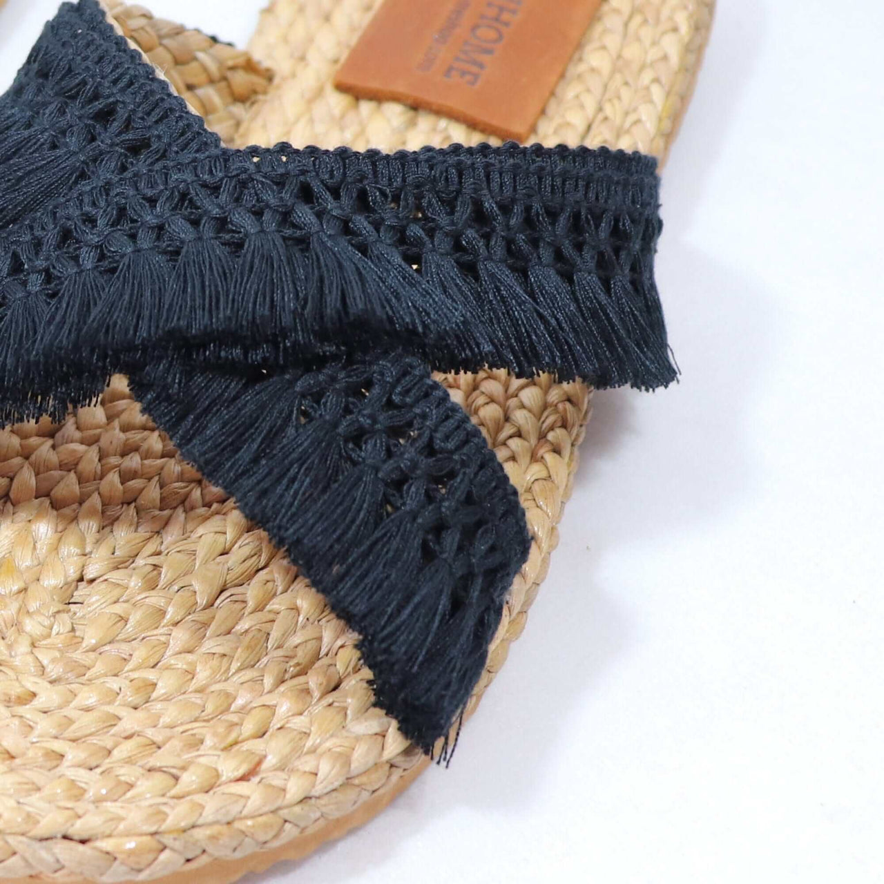 PIN YA - Straw Shoe