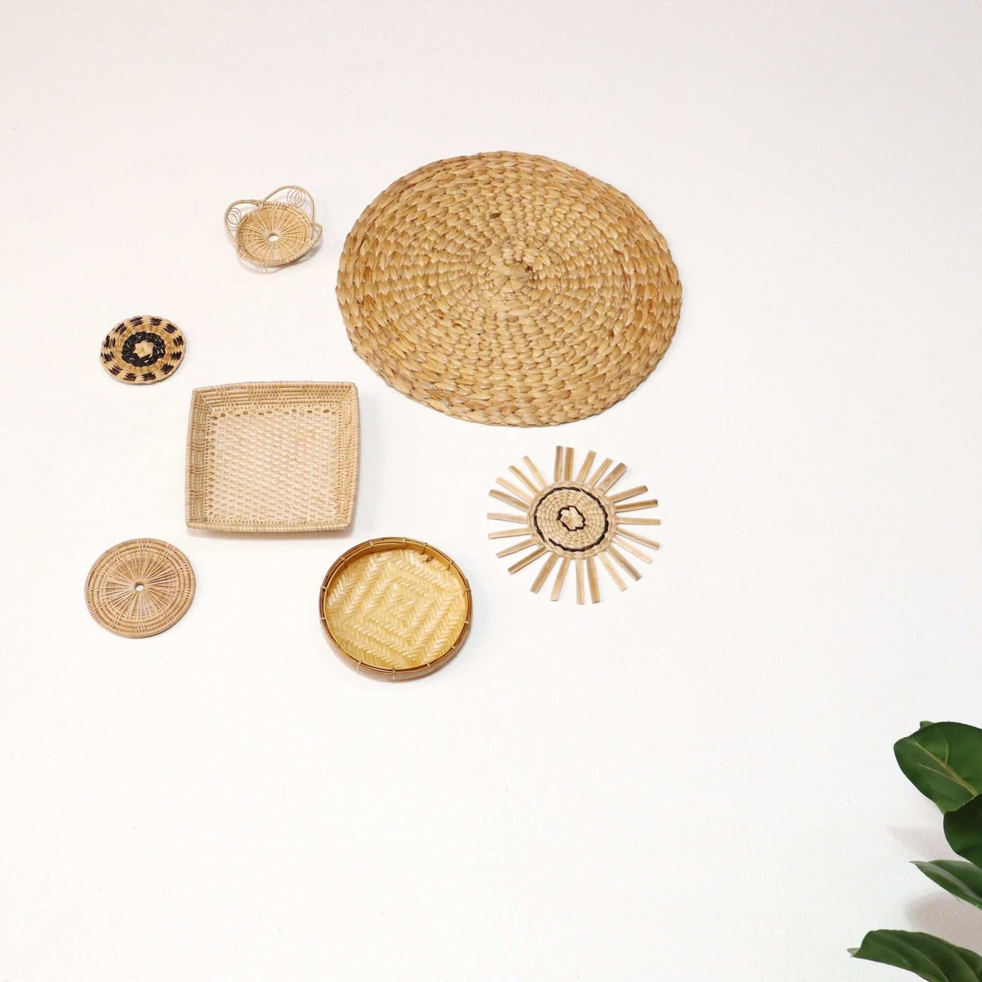 THAIHOME Wall Decor CHI TA WON - Rattan, Bamboo, Banana & Lygodium Wall Hanging (Set of 7)