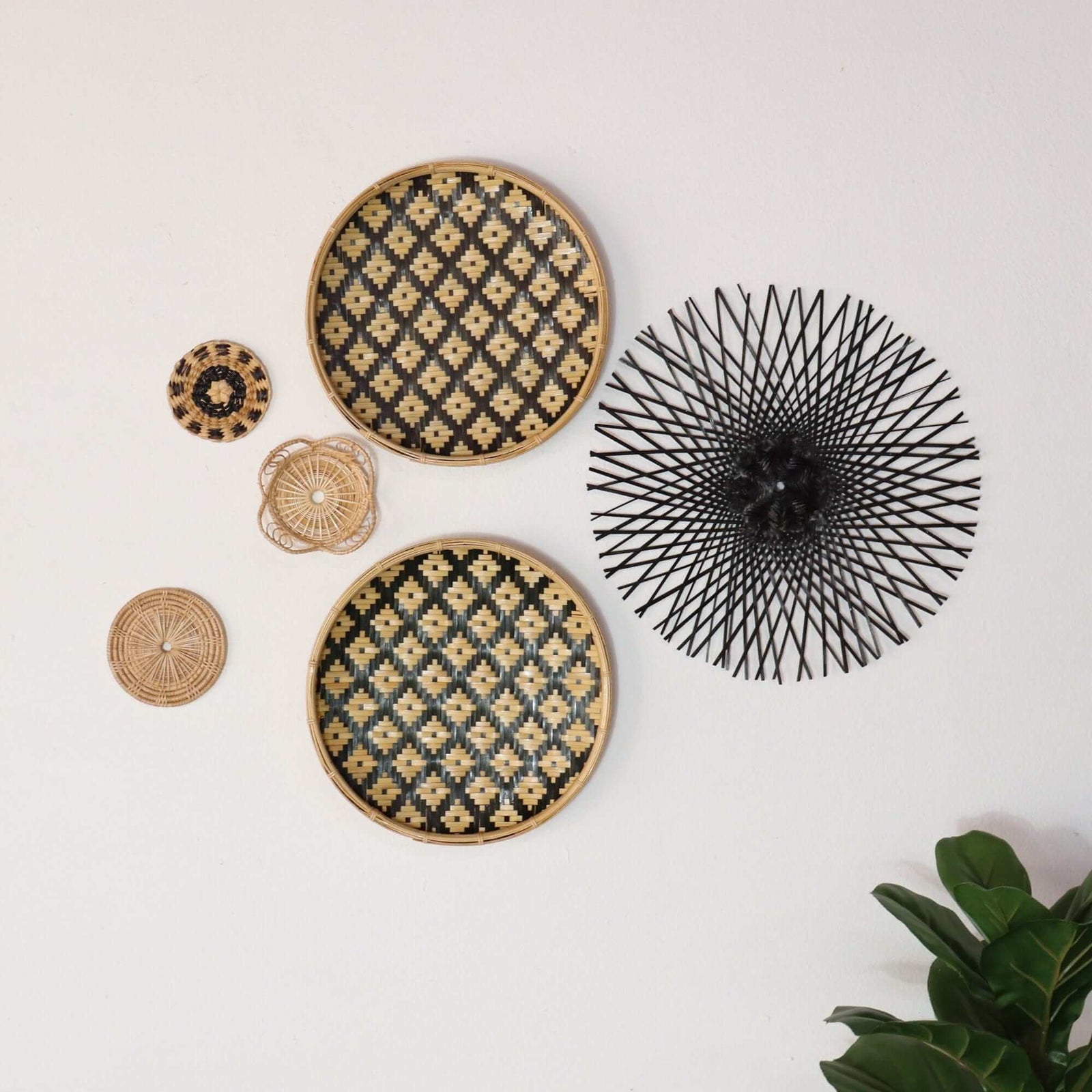 CHOM MA NAT - Wall Hanging